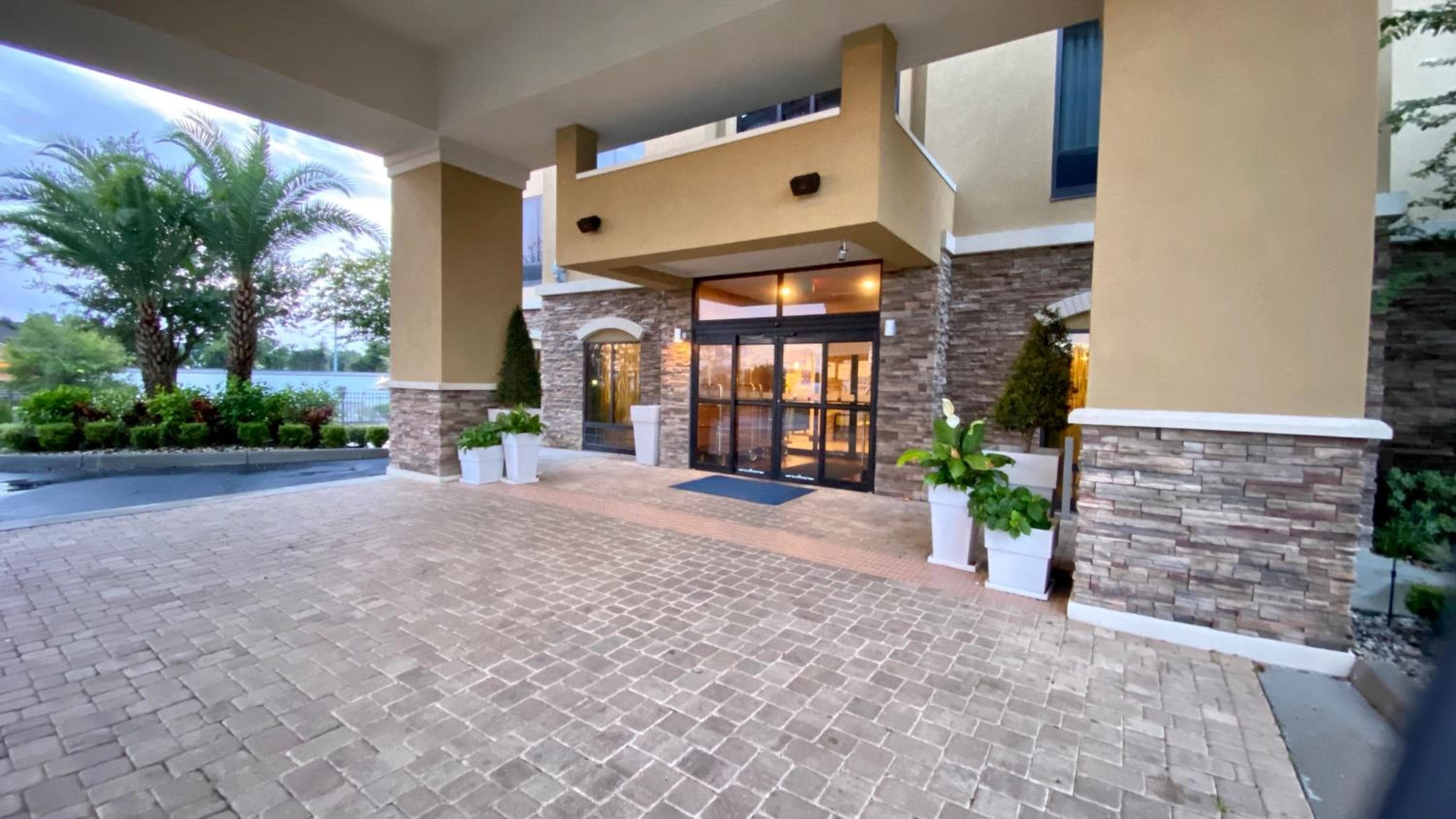 Holiday Inn Express Hotel & Suites Orlando East-UCF Area by IHG — 26