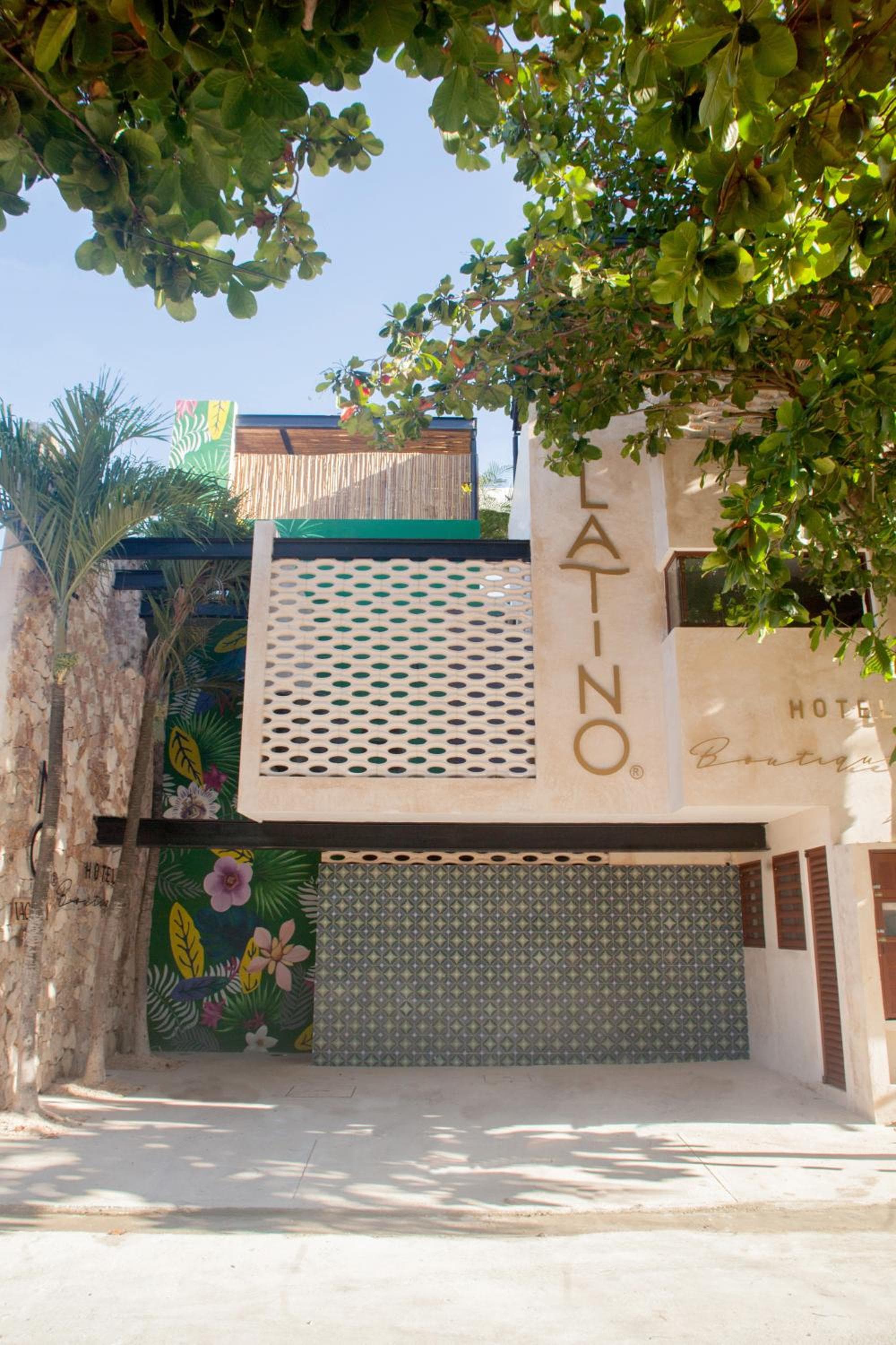 Latino Hotel Boutique — 1