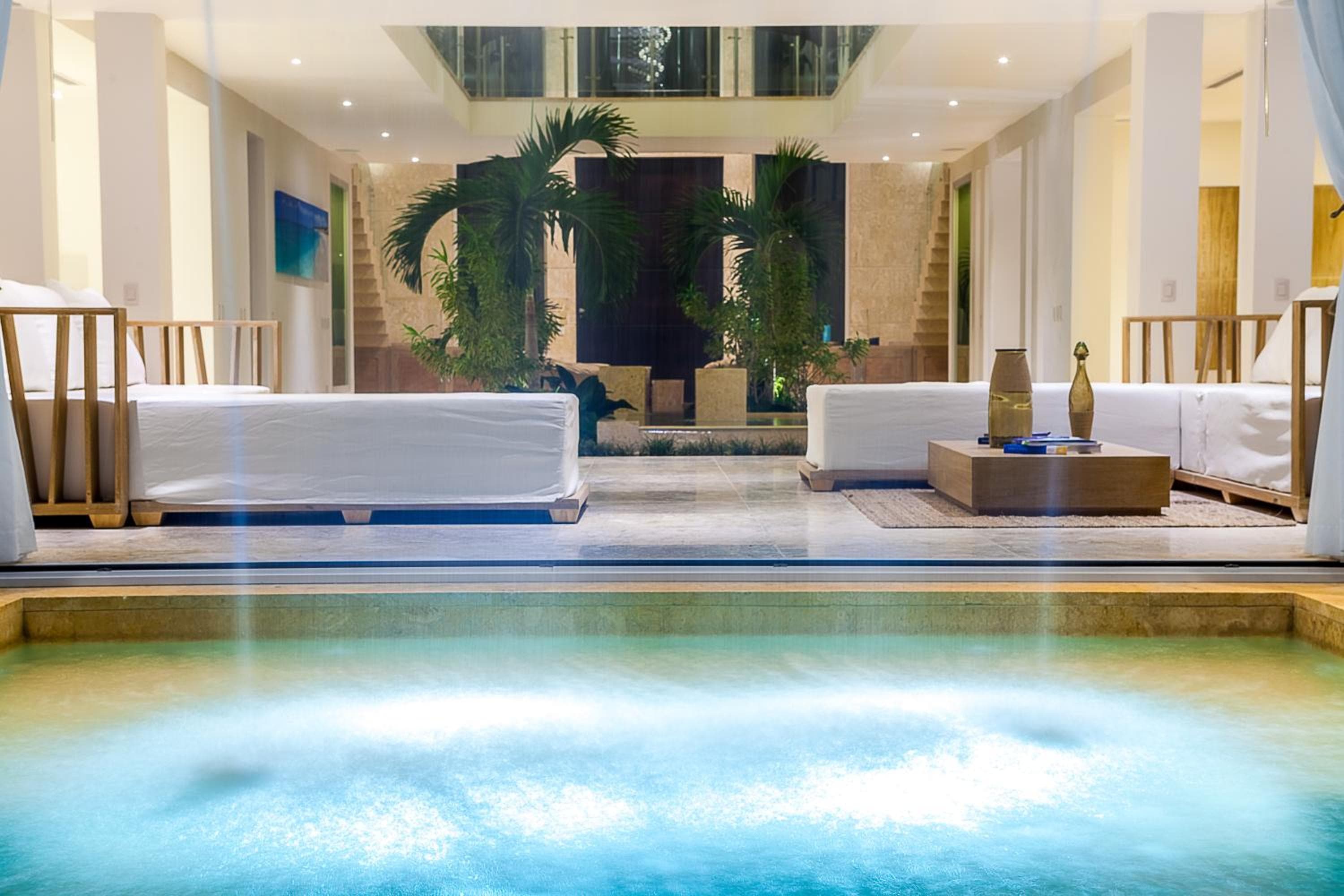 Luxury Rentals in Punta Cana - Exclusive Waterfall Villa with Private Pool, BBQ, Maid, Golf — 25