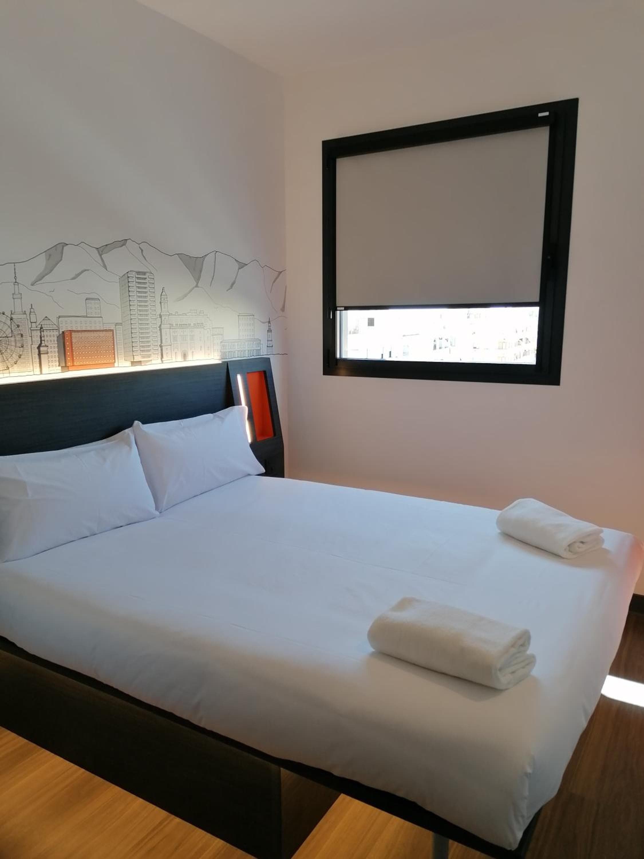easyHotel Malaga Centro Città — 9