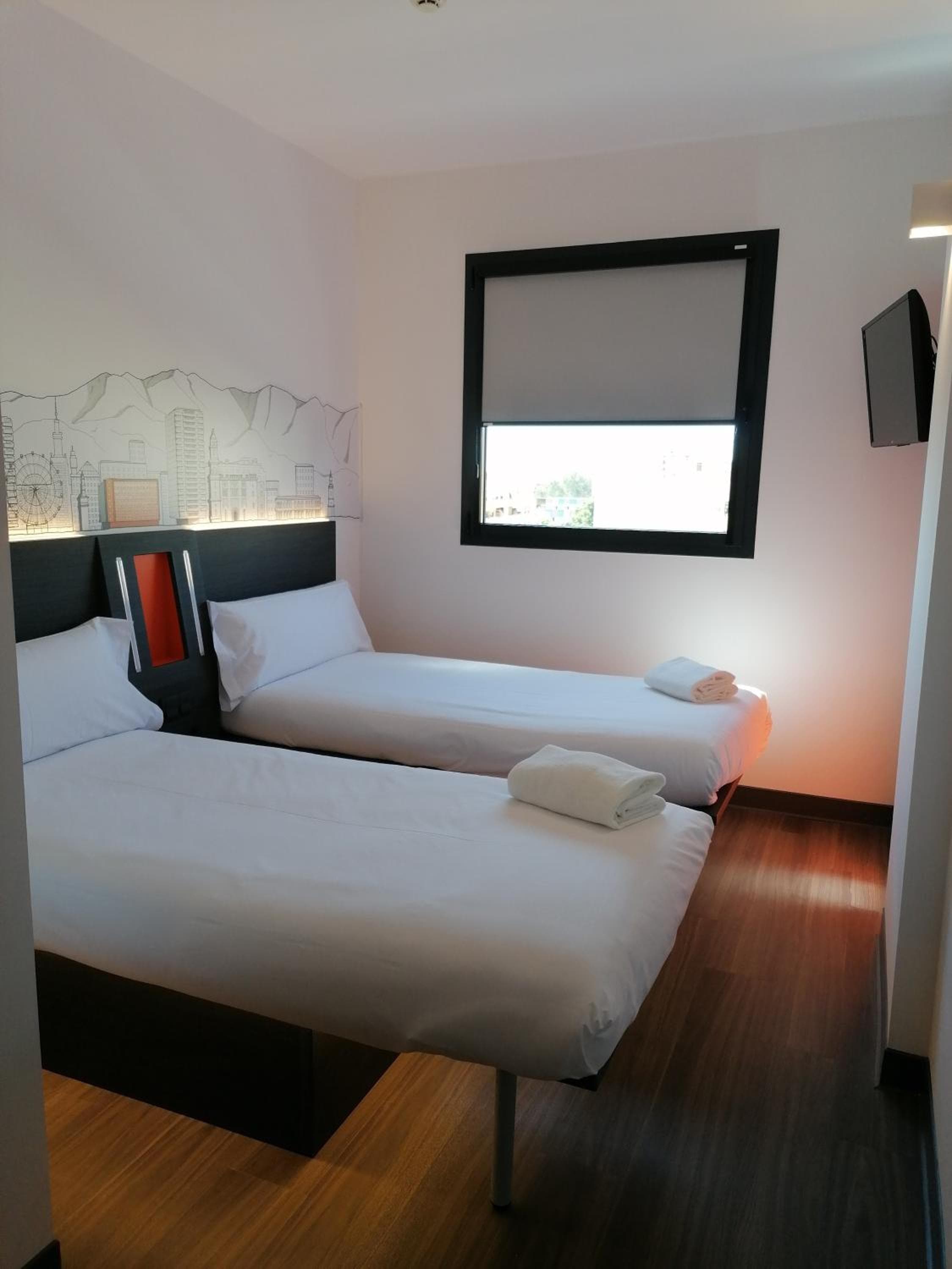 easyHotel Malaga Centro Città — 28