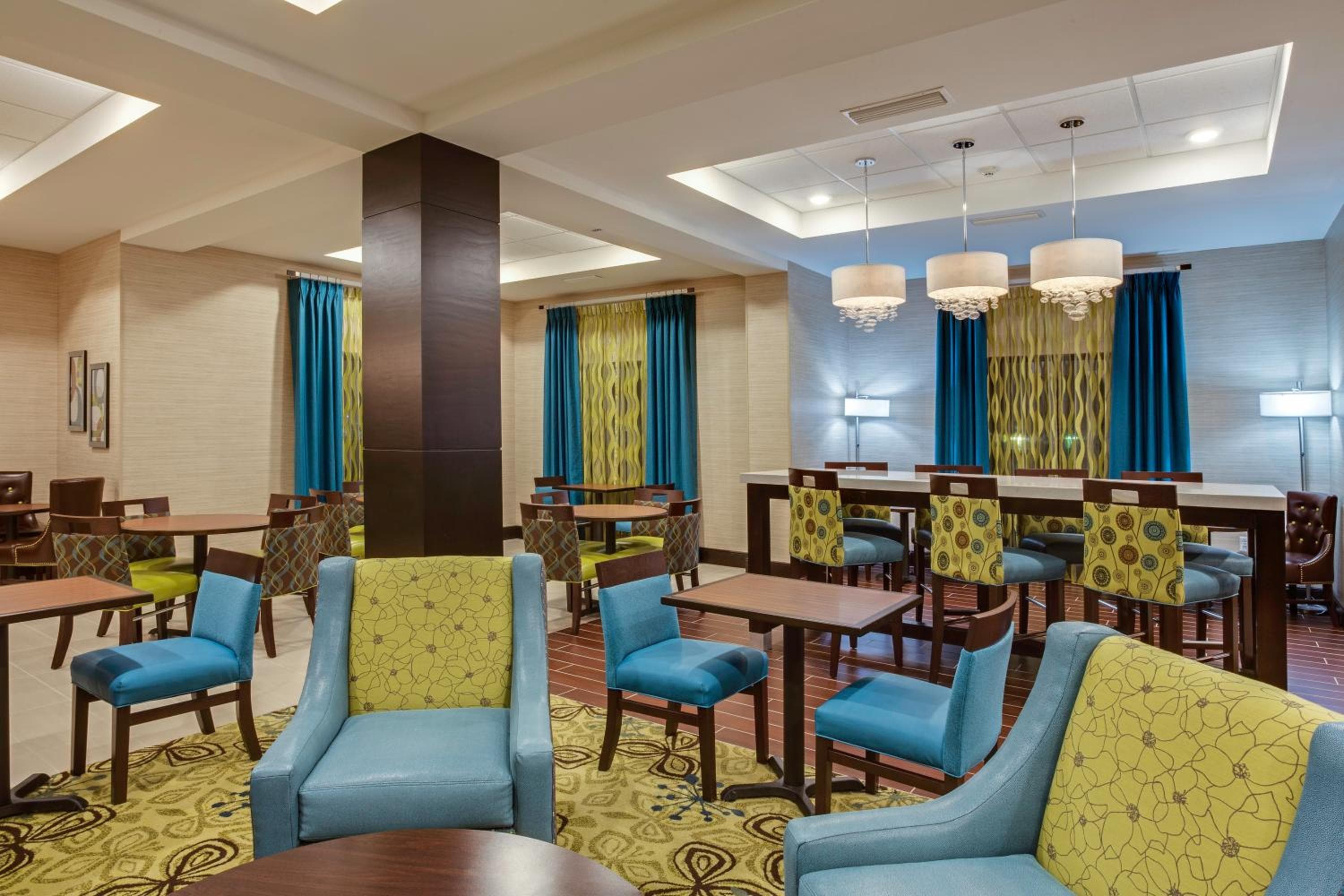 Holiday Inn Express Hotel & Suites Orlando East-UCF Area by IHG — 23