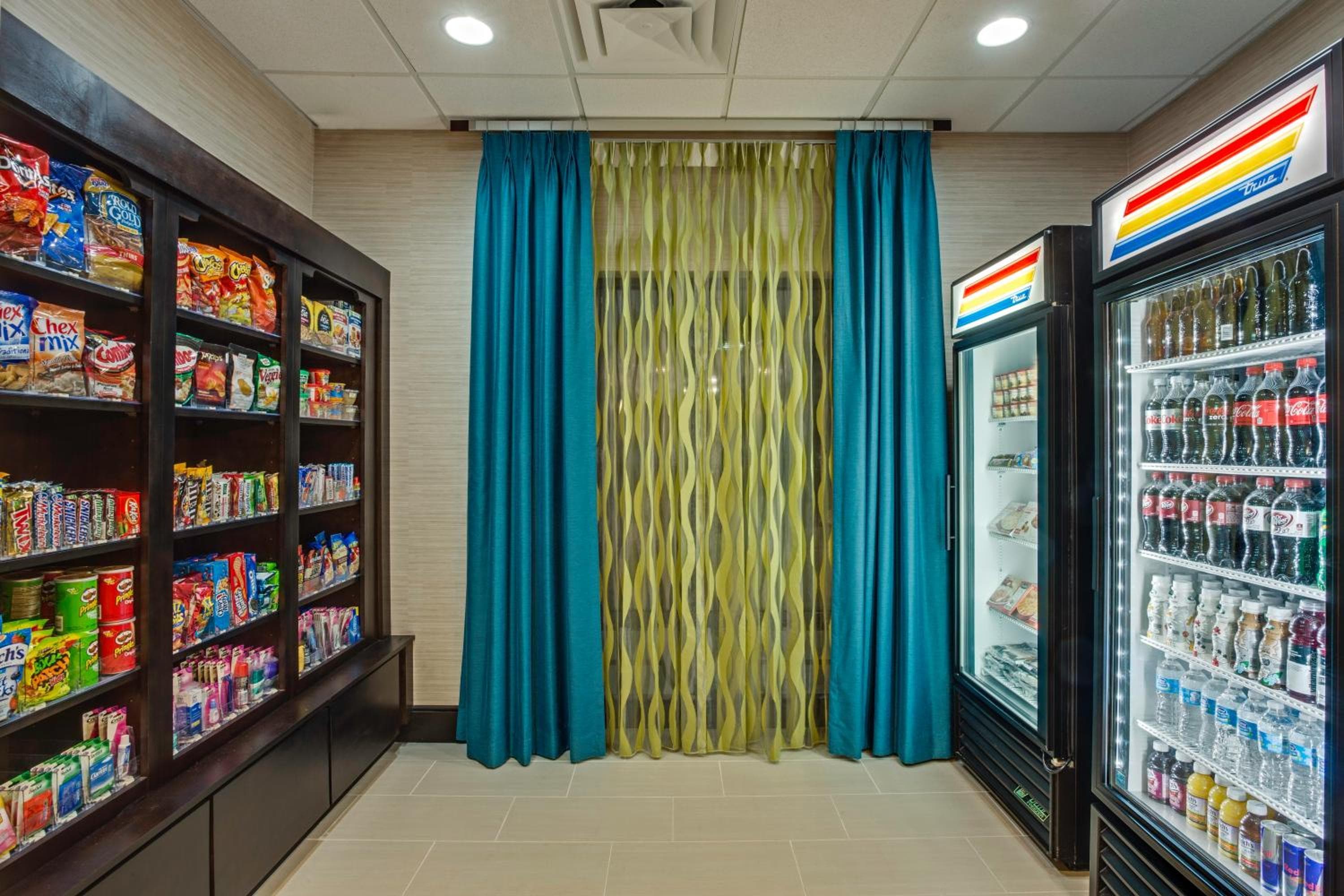 Holiday Inn Express Hotel & Suites Orlando East-UCF Area by IHG — 18