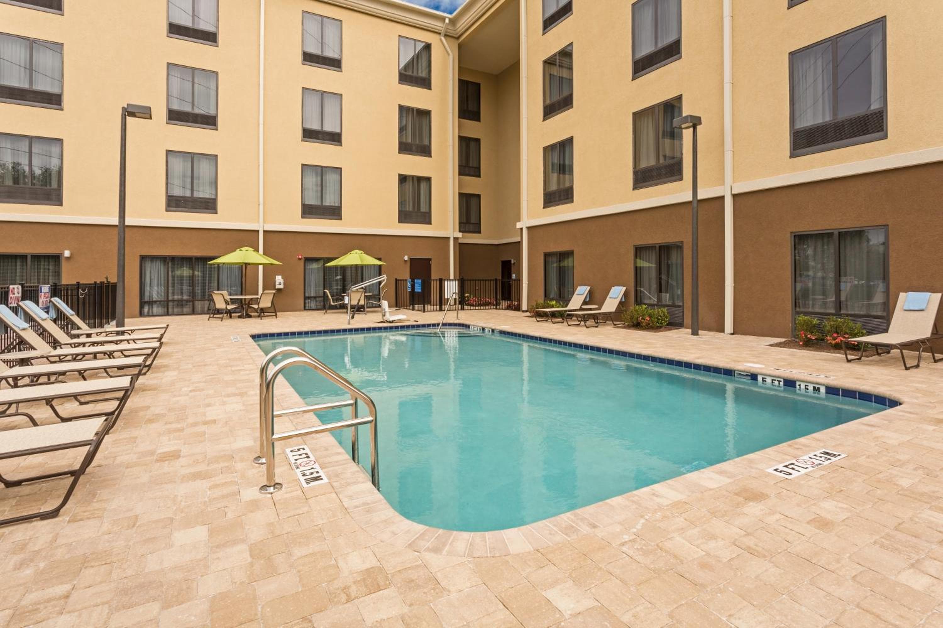 Holiday Inn Express Hotel & Suites Orlando East-UCF Area by IHG — 28