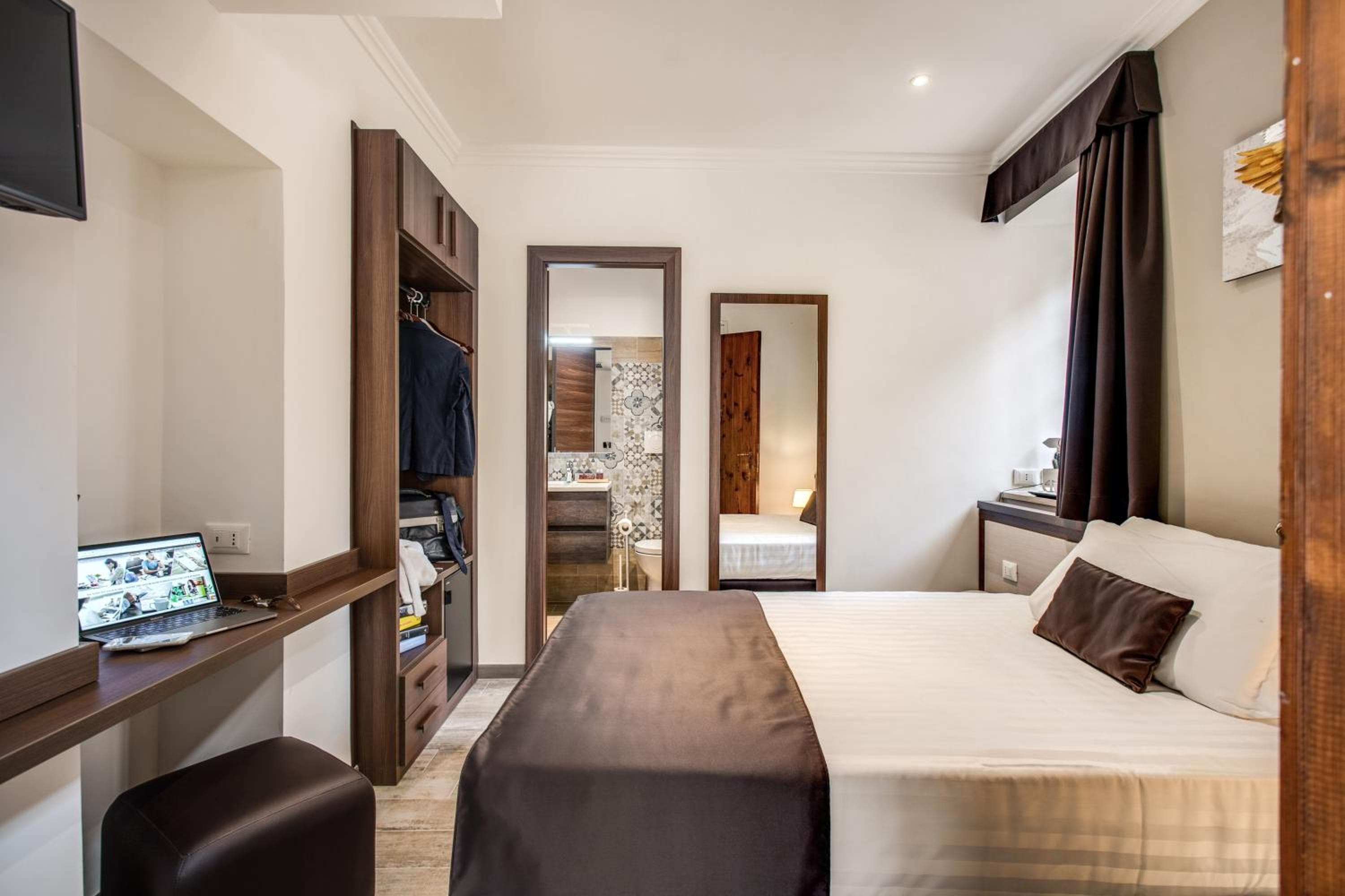 Hotel Roma — 25