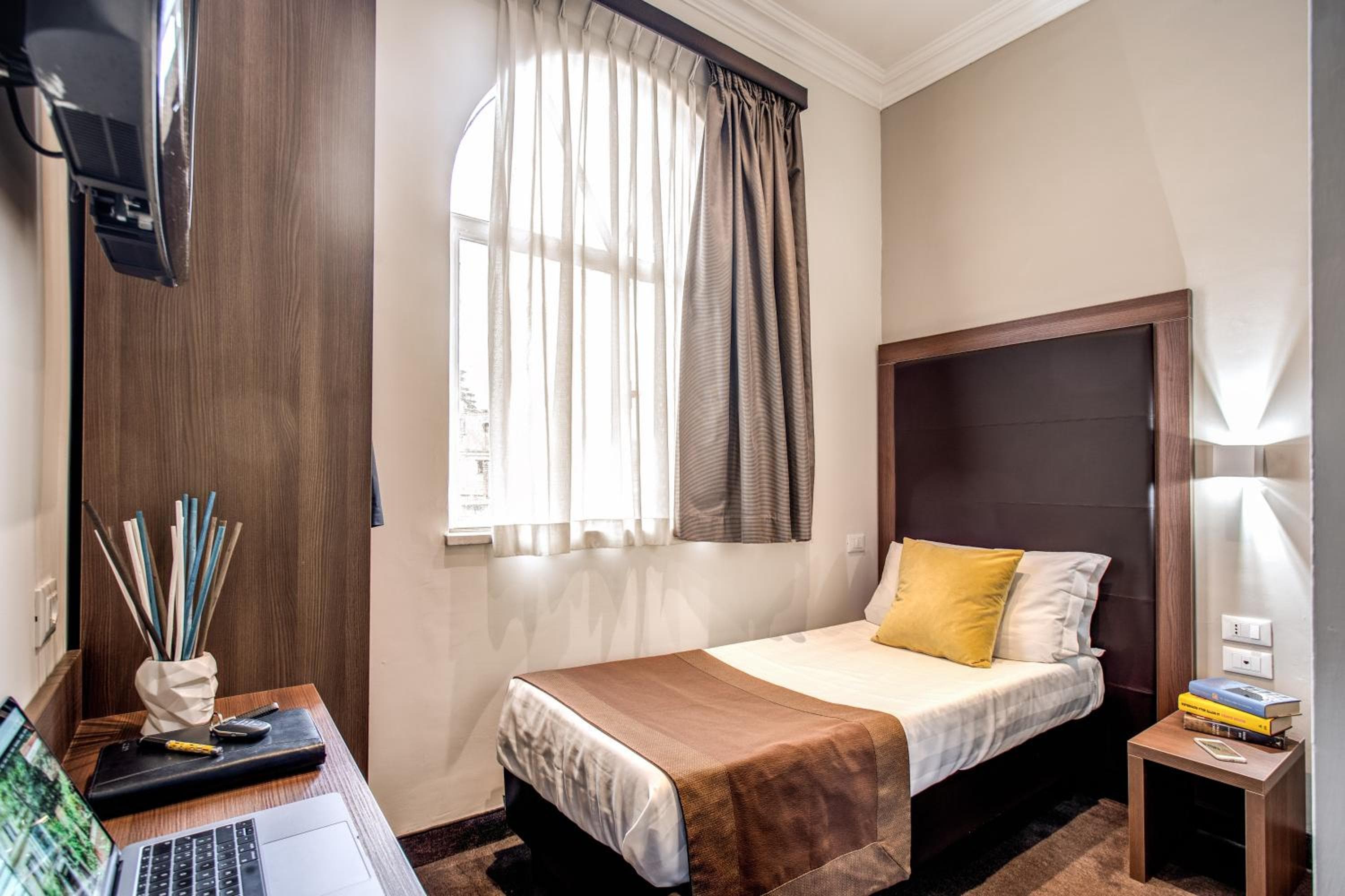 Hotel Roma — 14