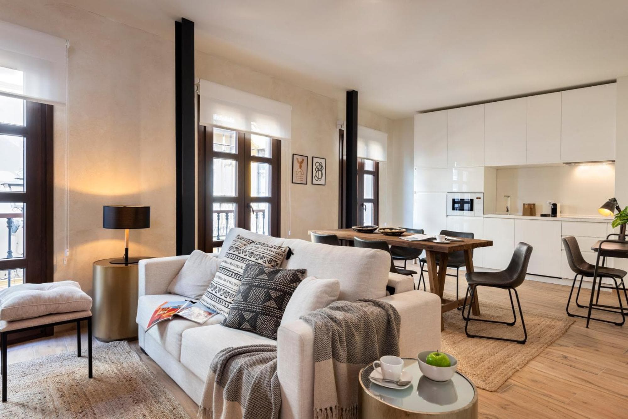 MH Apartments Central Sevilla — 8