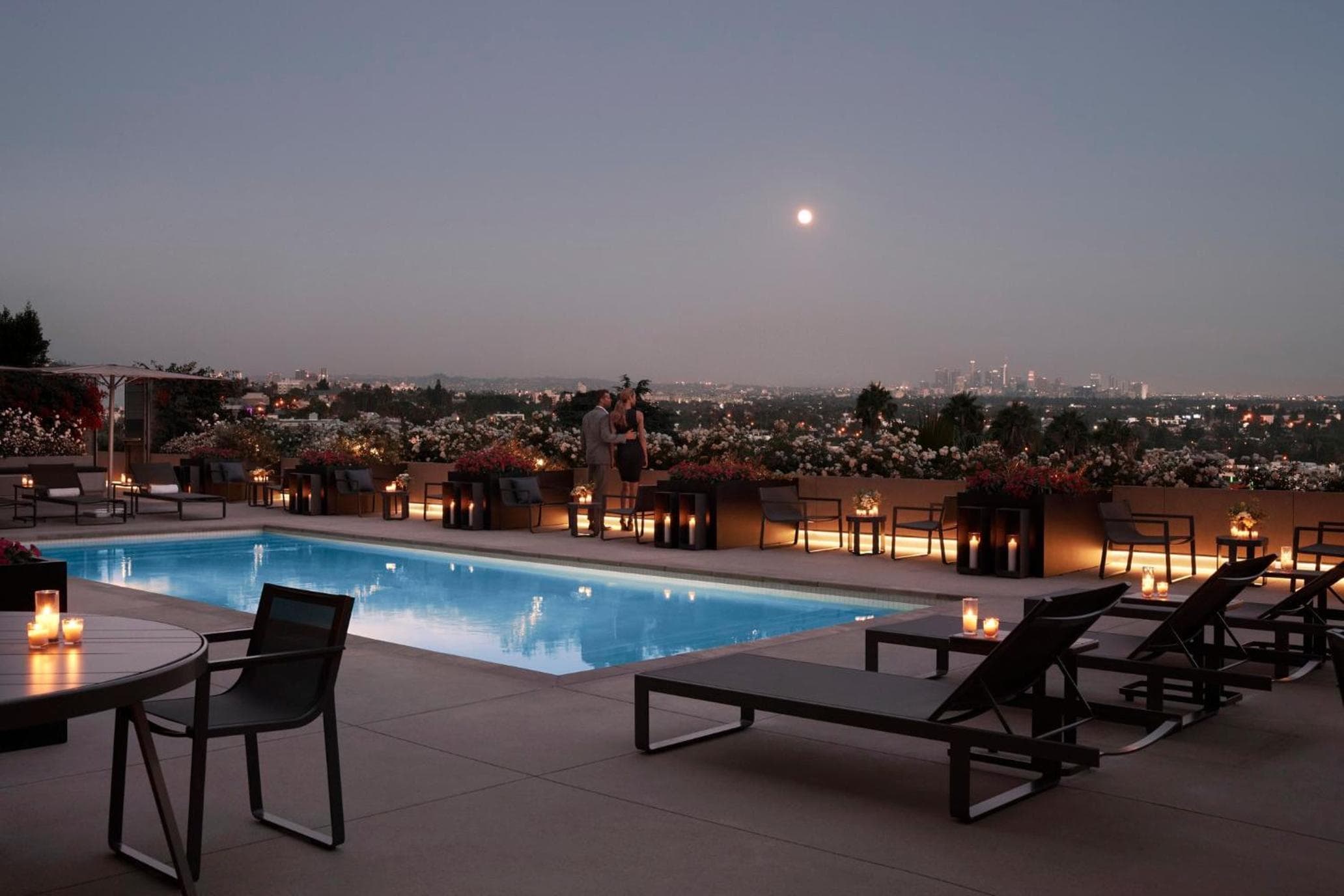 También conocido como West Hollywood, residencias de apartamentos con servicios — 5
