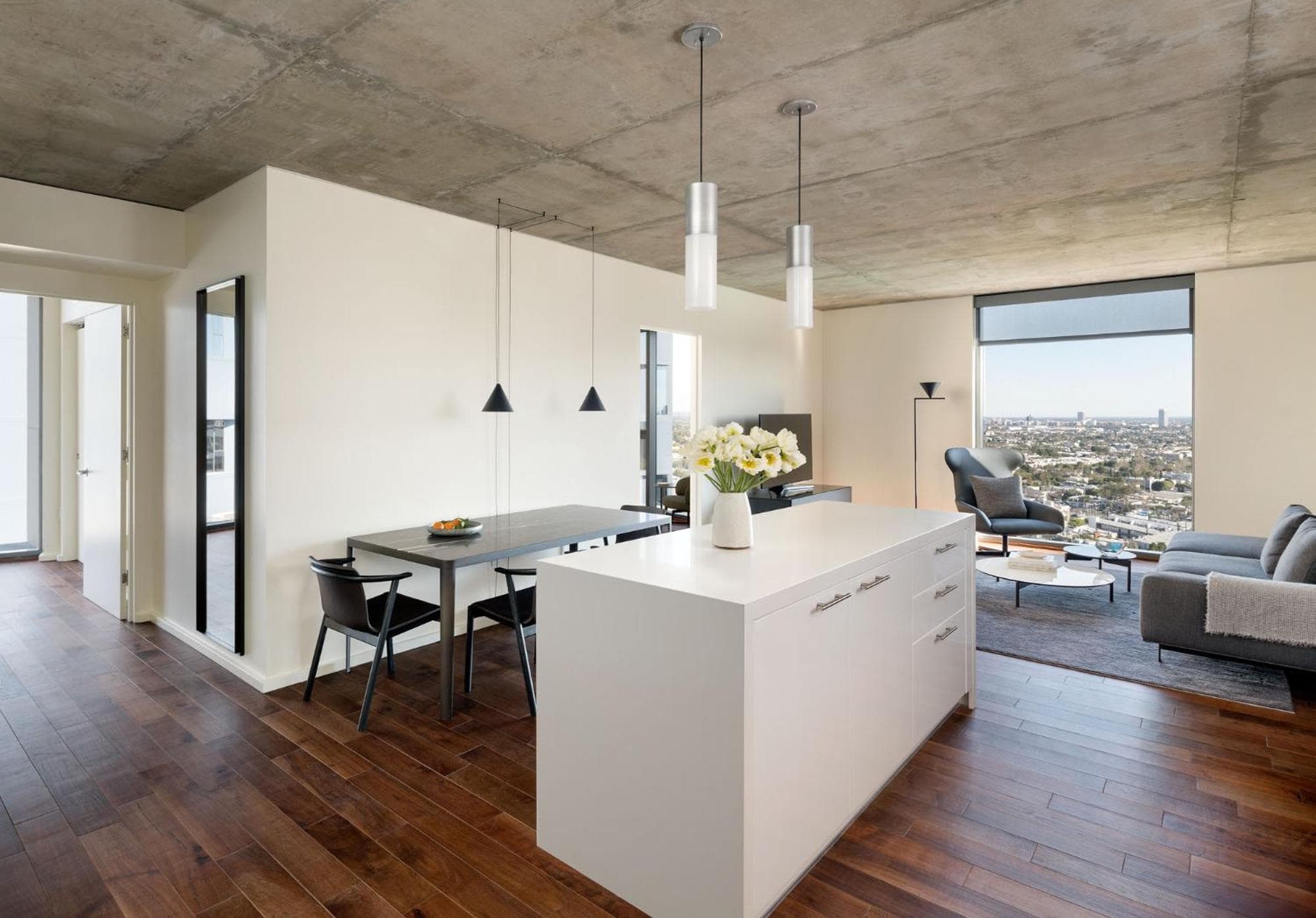También conocido como West Hollywood, residencias de apartamentos con servicios — 12
