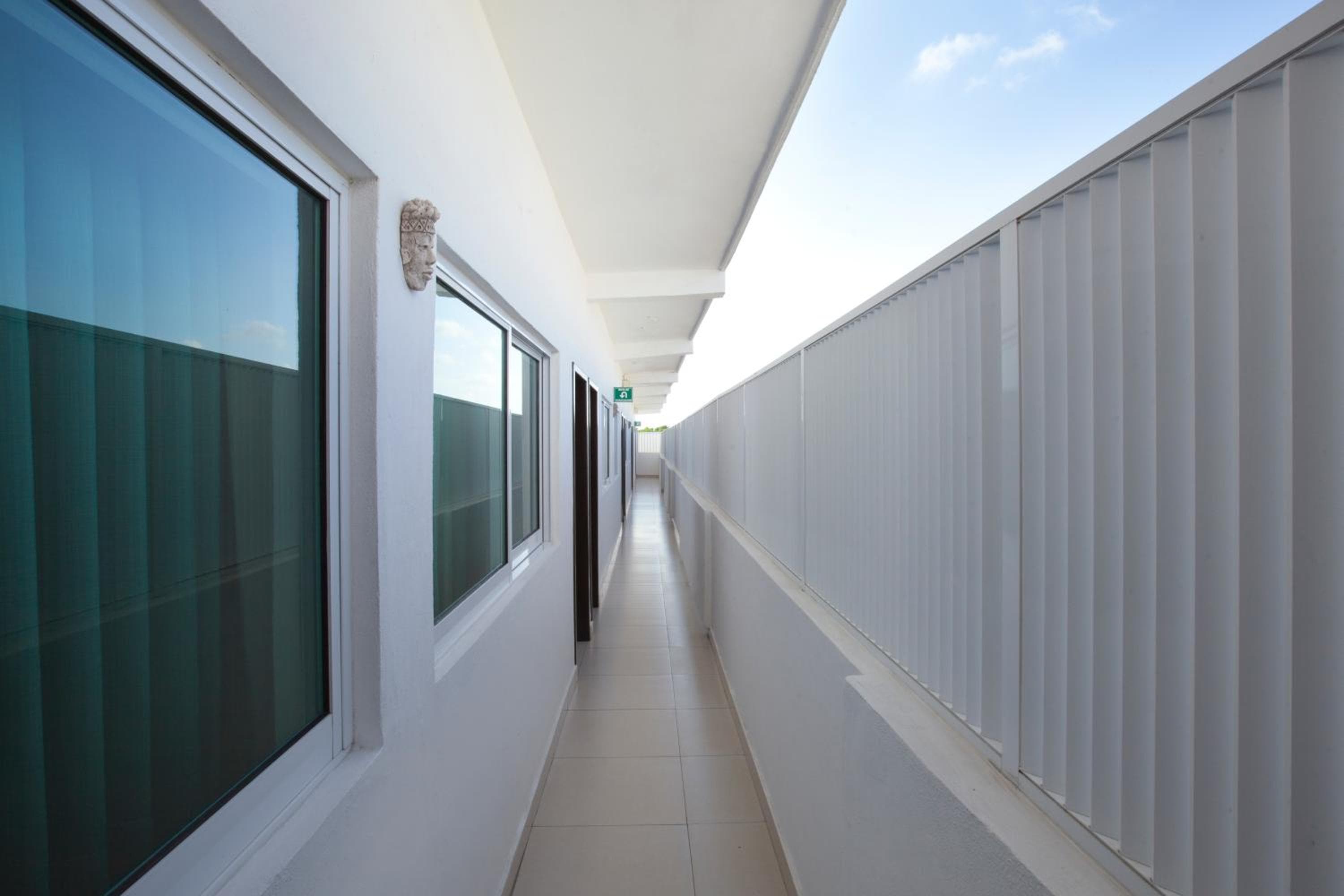 Hotel Del Sol — 25