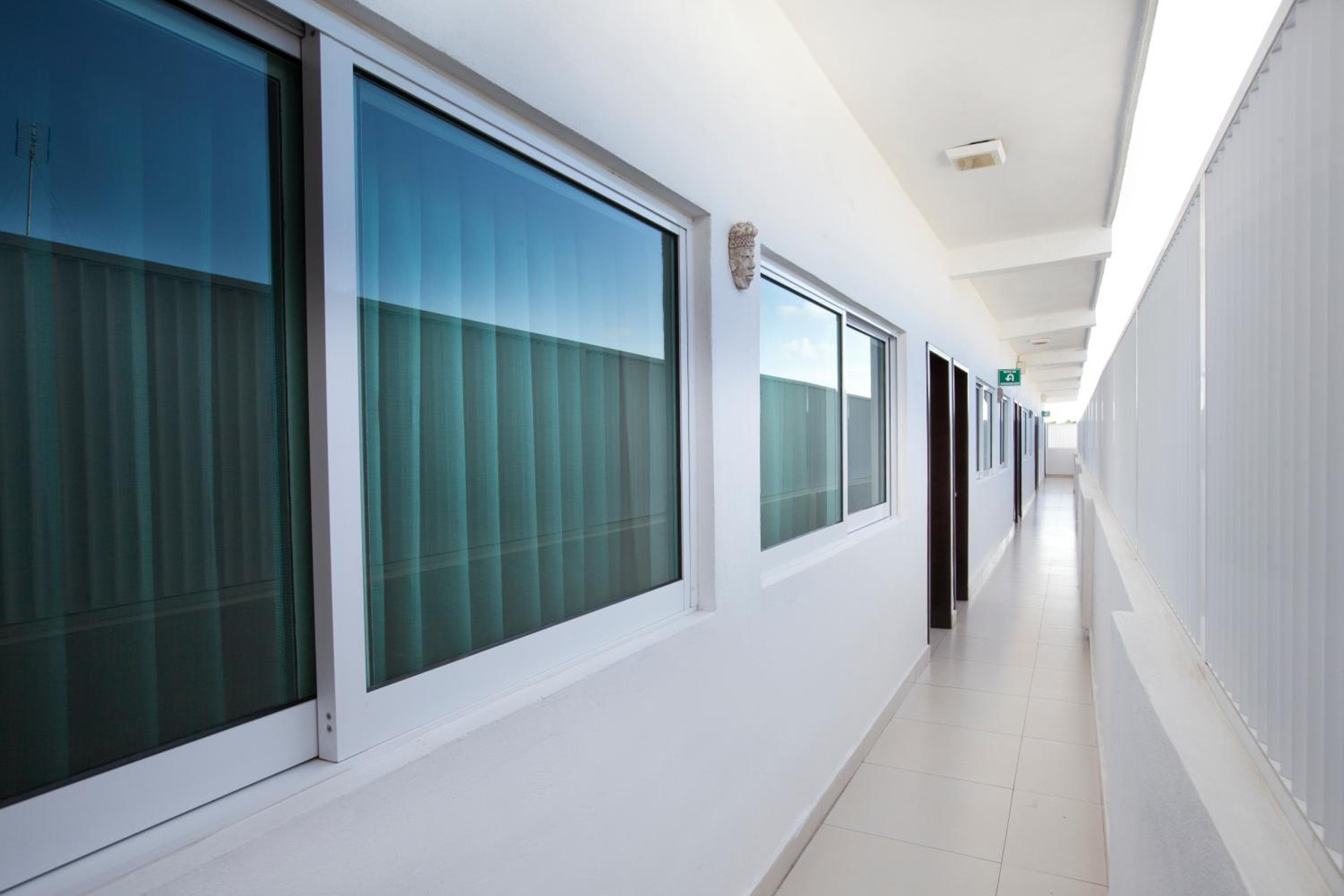 Hotel Del Sol — 28