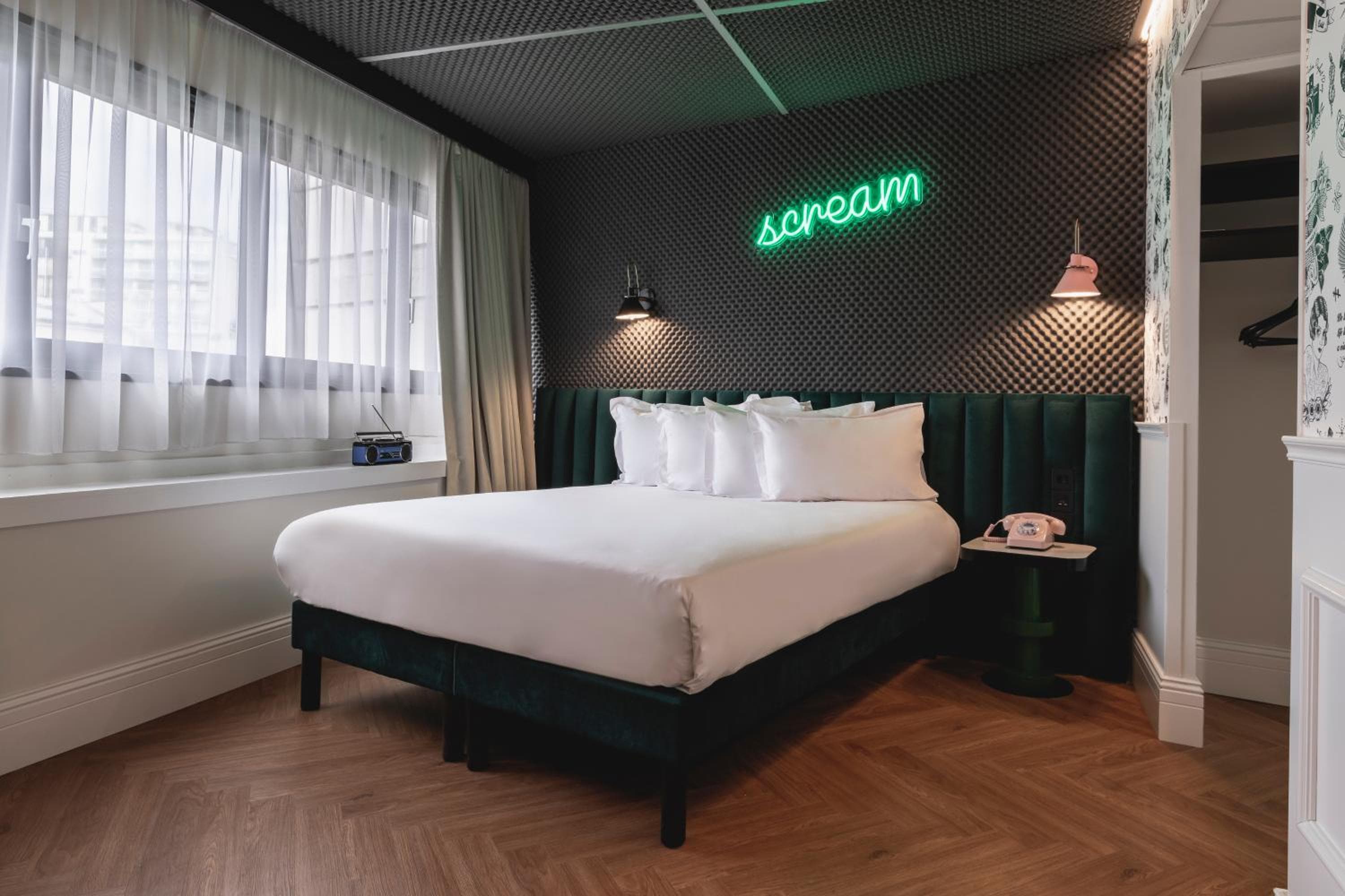El Hotel ReMIX — 10