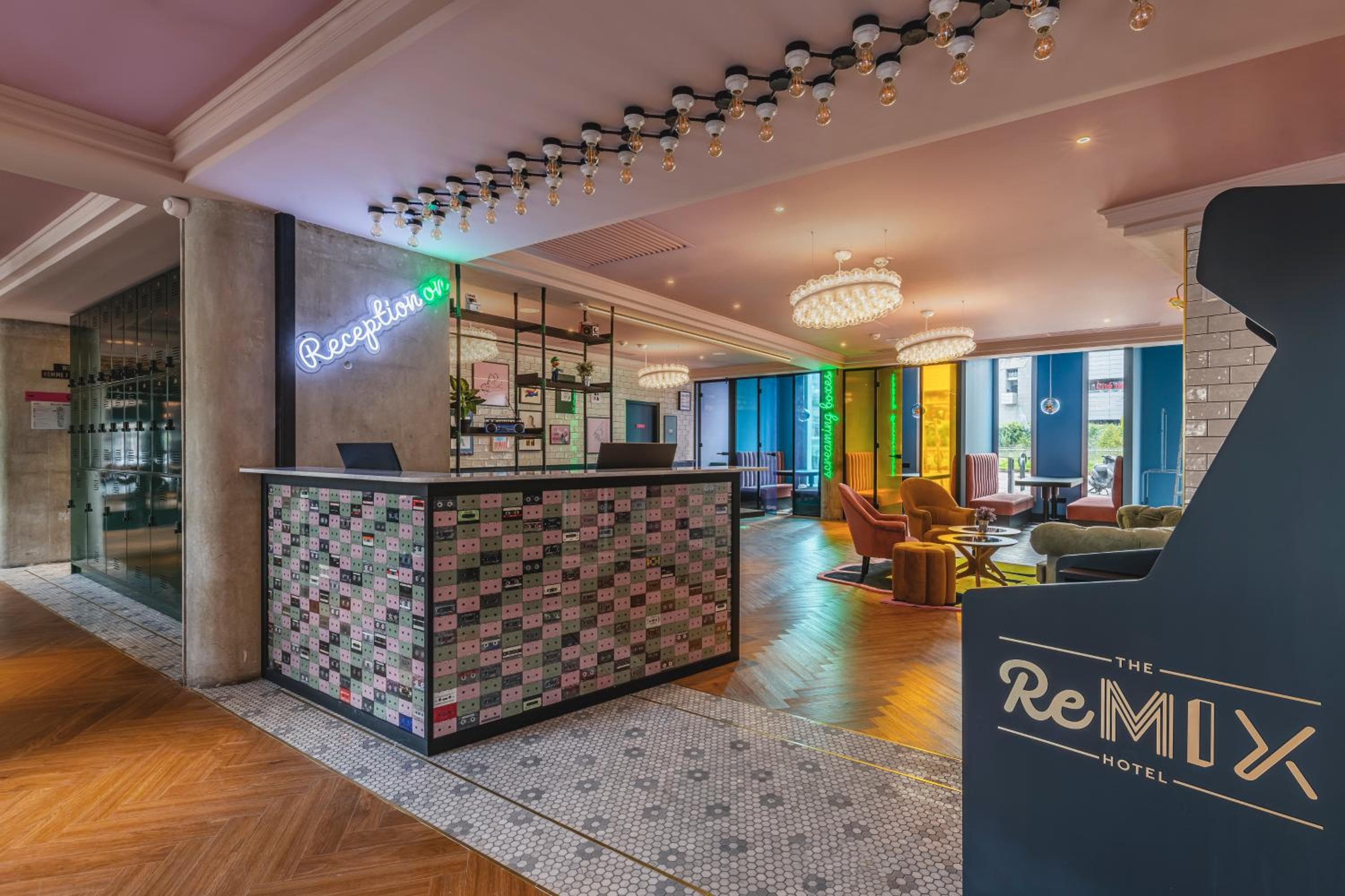 Moxy Paris La Villette — 11