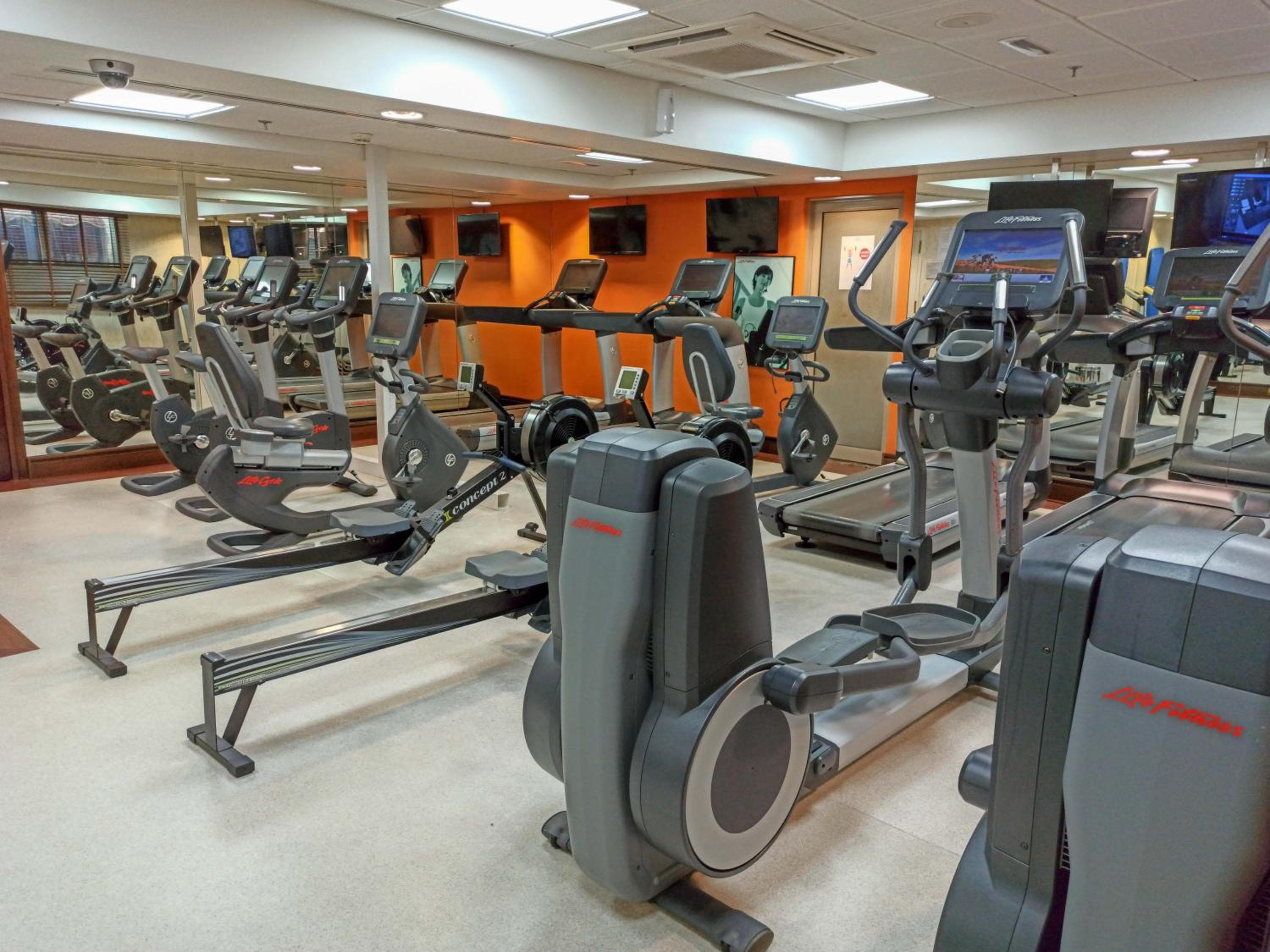 Crowne Plaza Dubái Deira by IHG — 23
