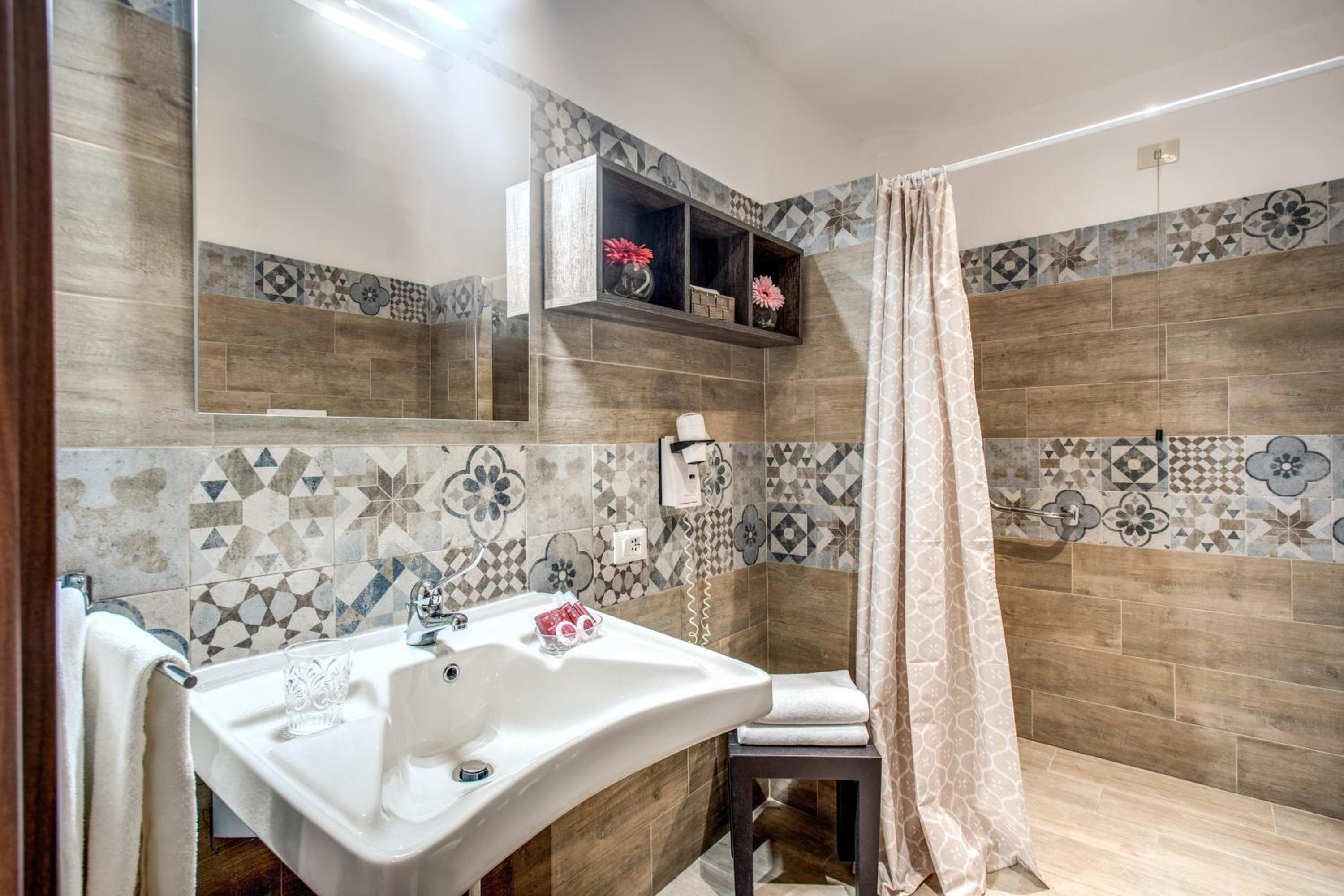 Hotel Roma — 12