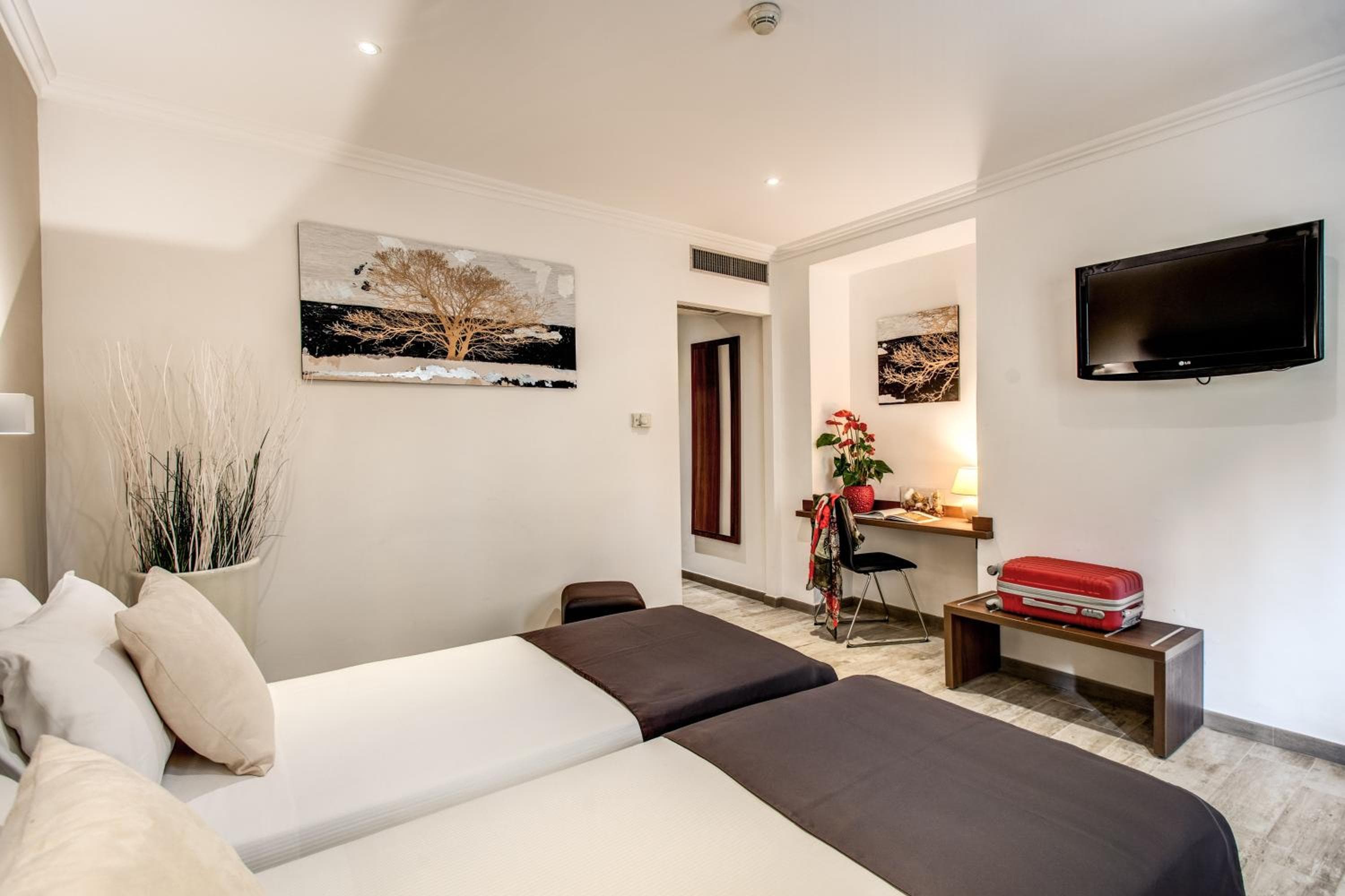 Hotel Roma — 5