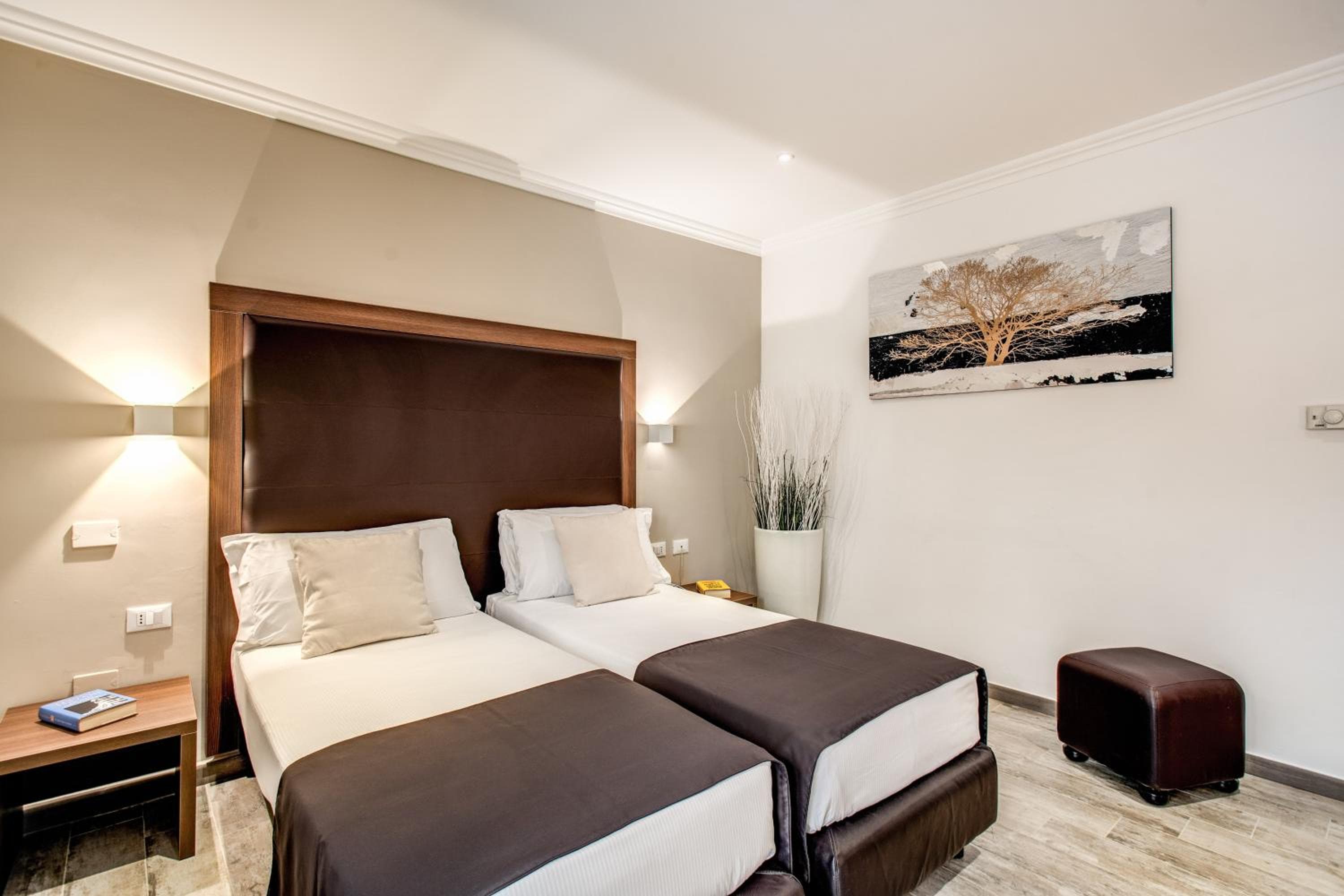 Hotel Roma — 4