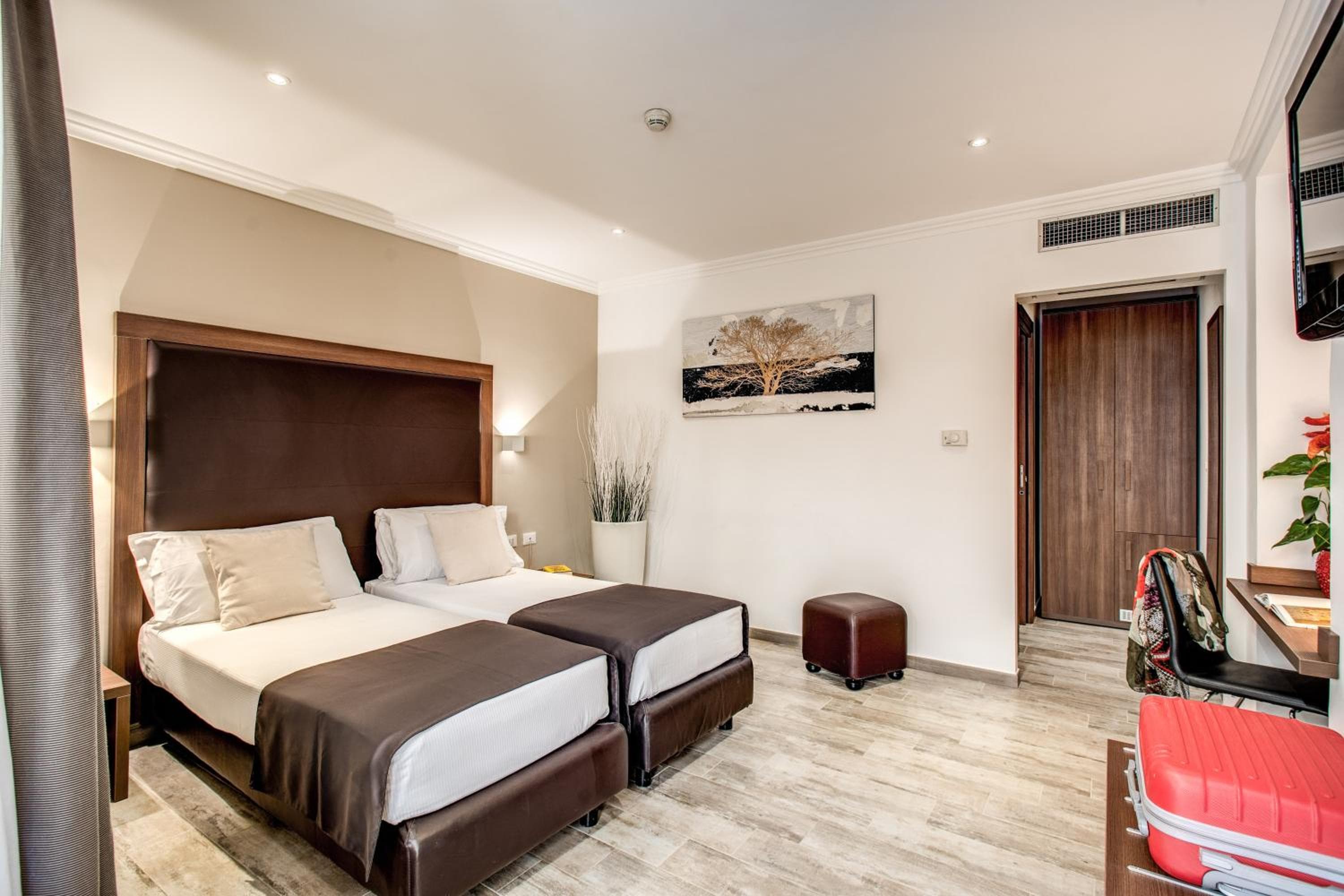 Hotel Roma — 3