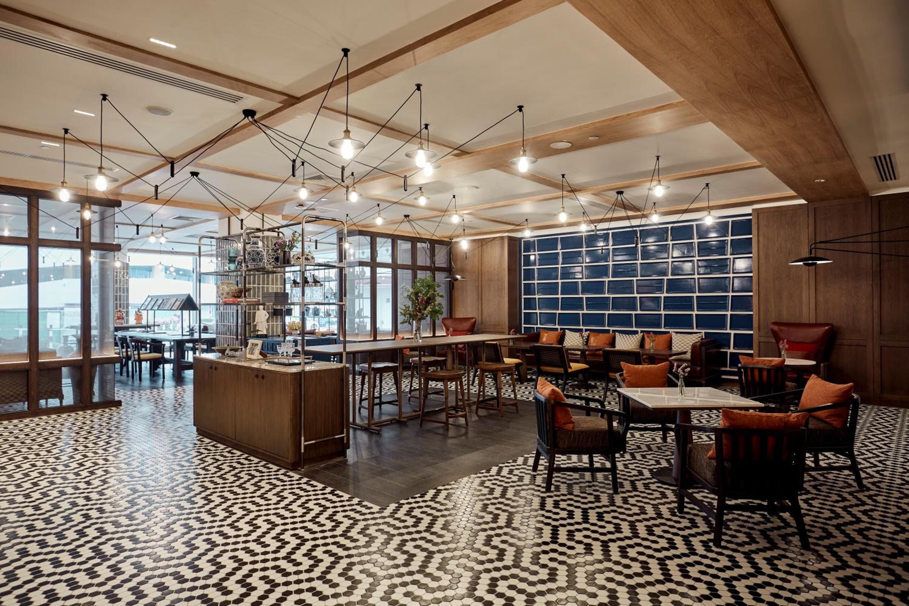 Montien Hotel Surawong Bangkok — 22