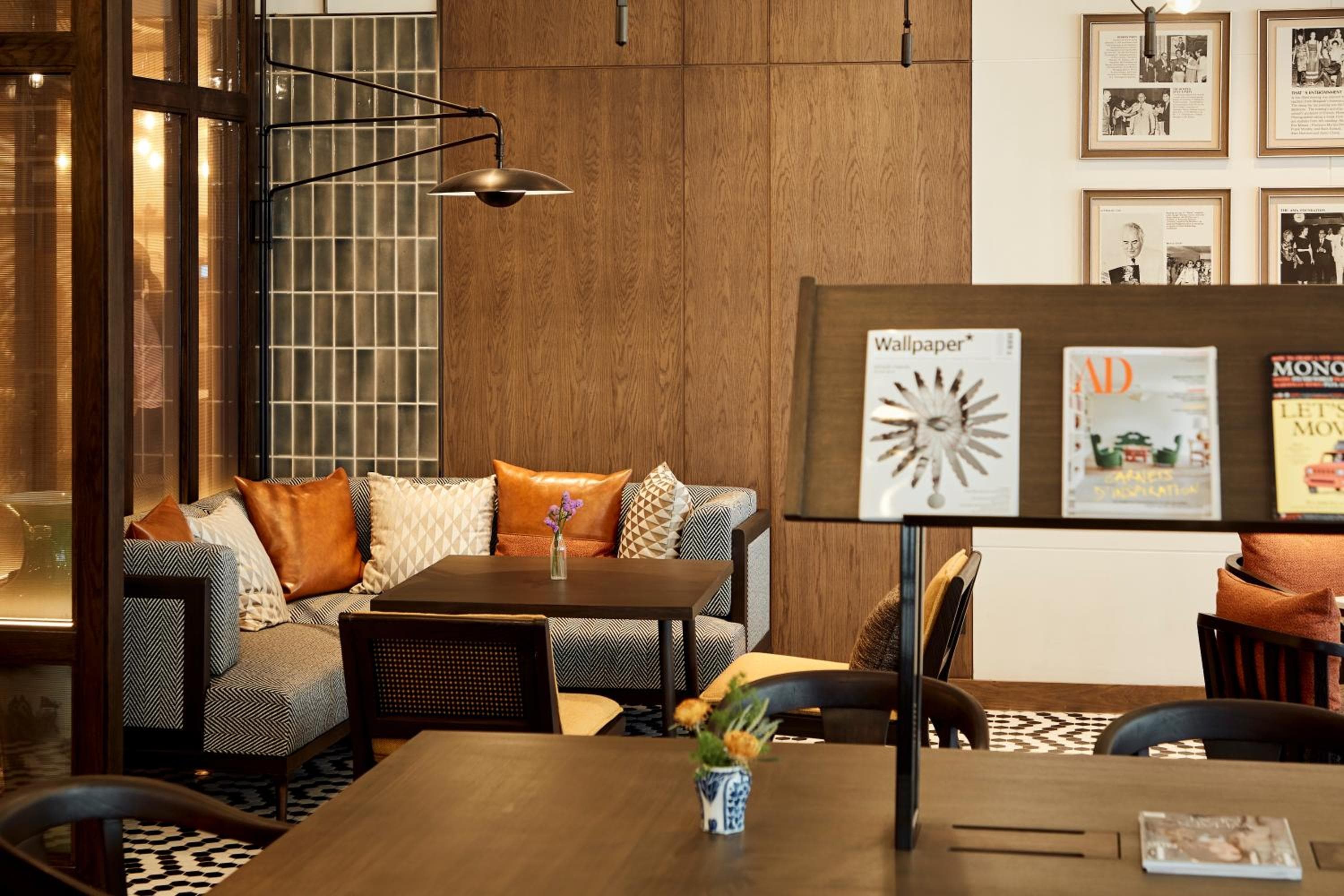 Montien Hotel Surawong Bangkok — 11