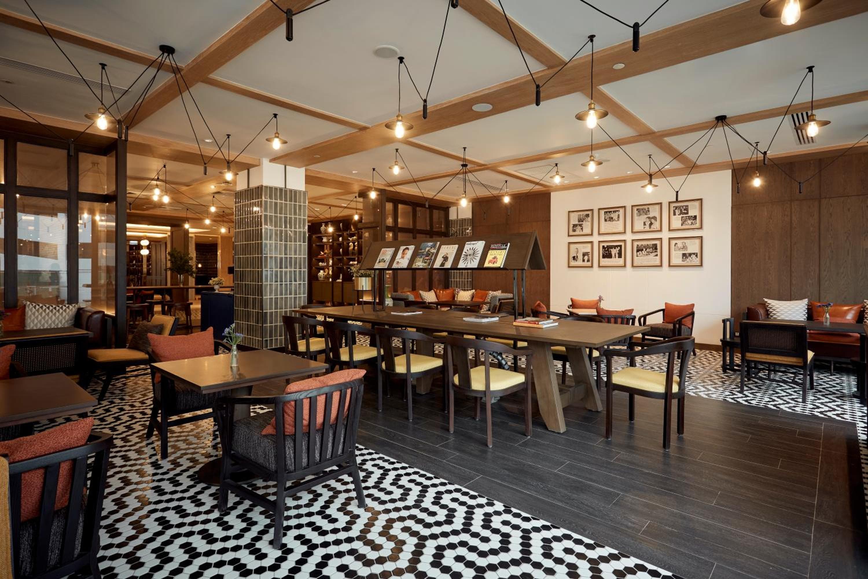 Montien Hotel Surawong Bangkok — 20