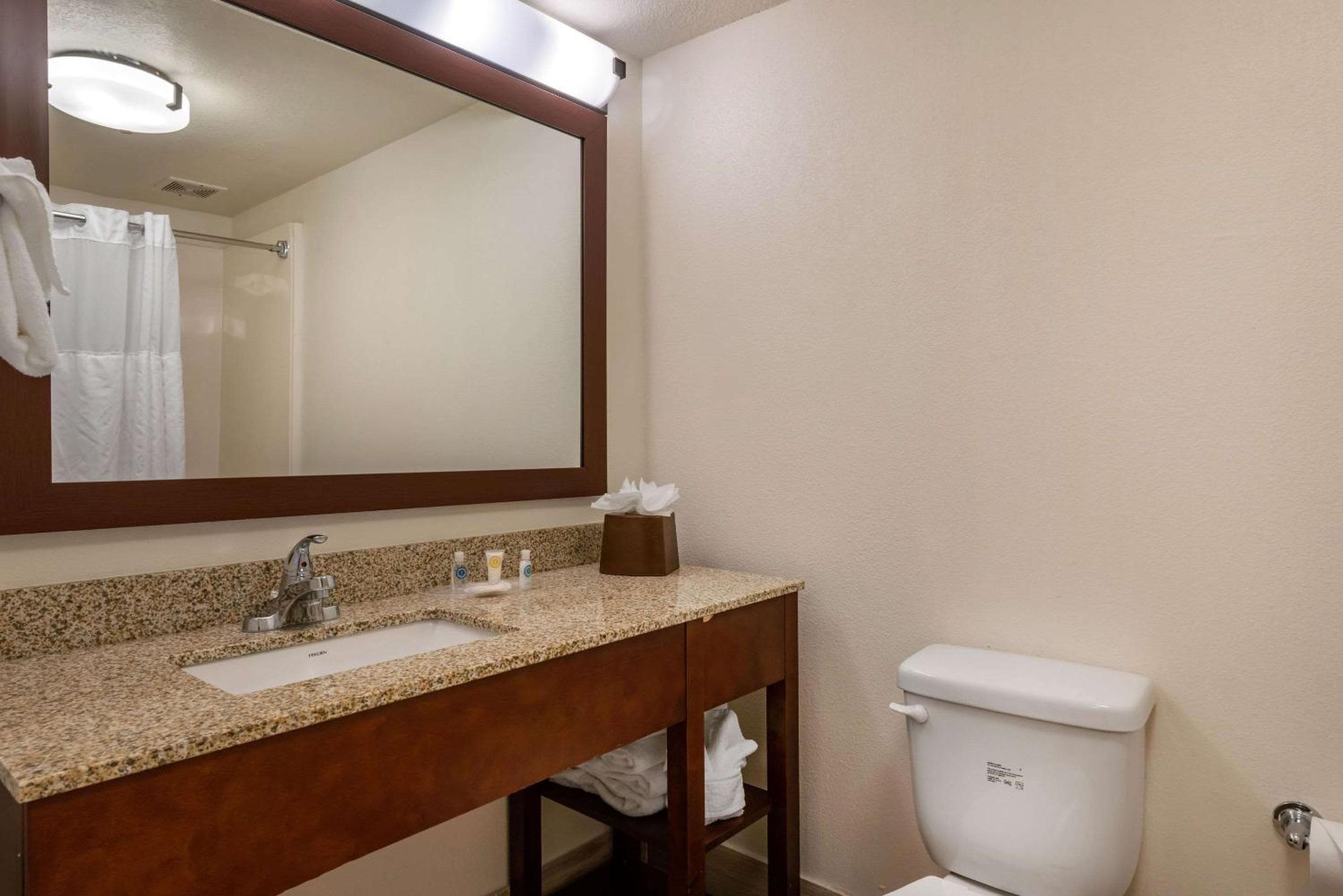 Comfort Suites Innenstadt — 29