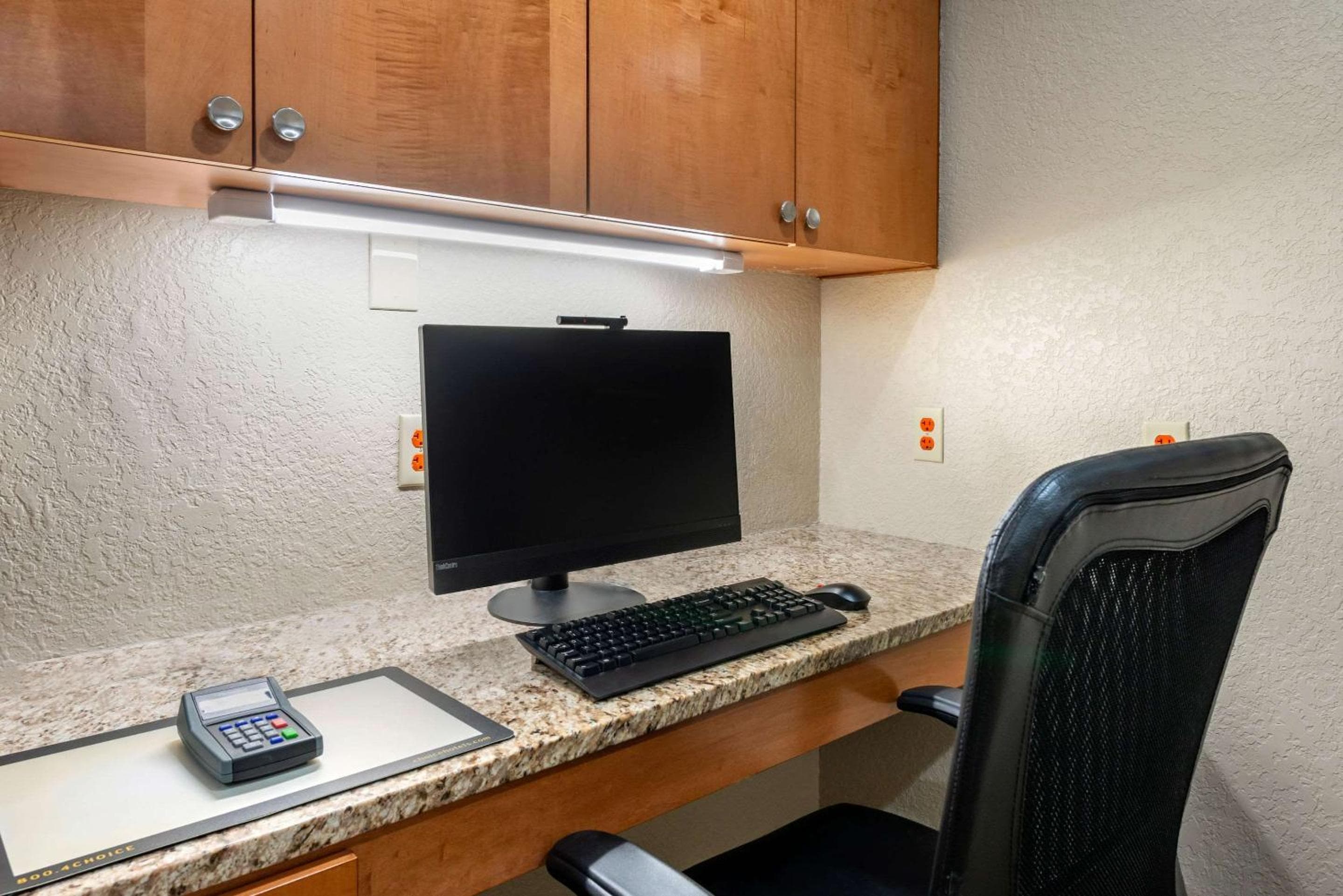 Comfort Suites Downtown — 19