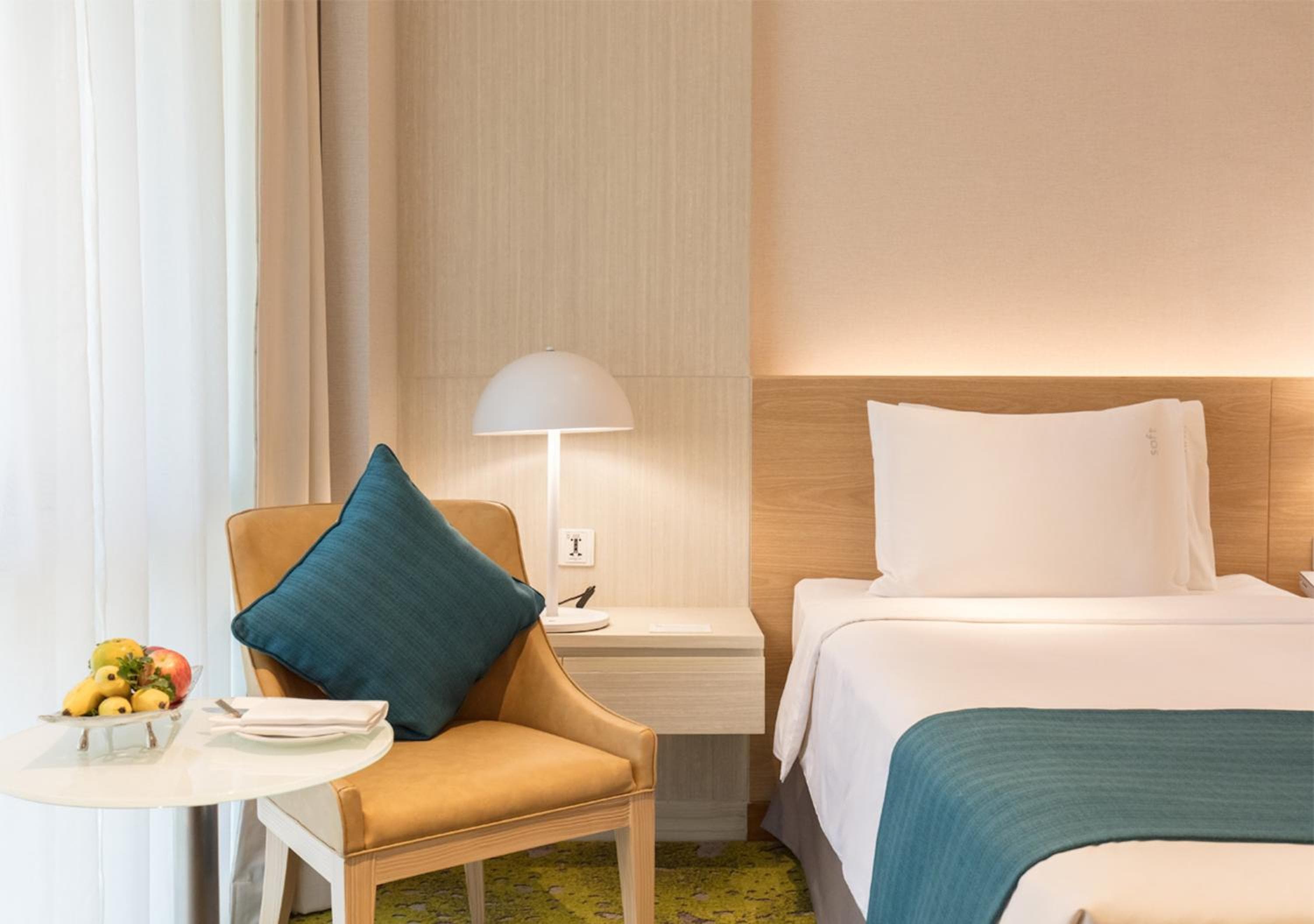 Holiday Inn Bangkok by IHG — 15