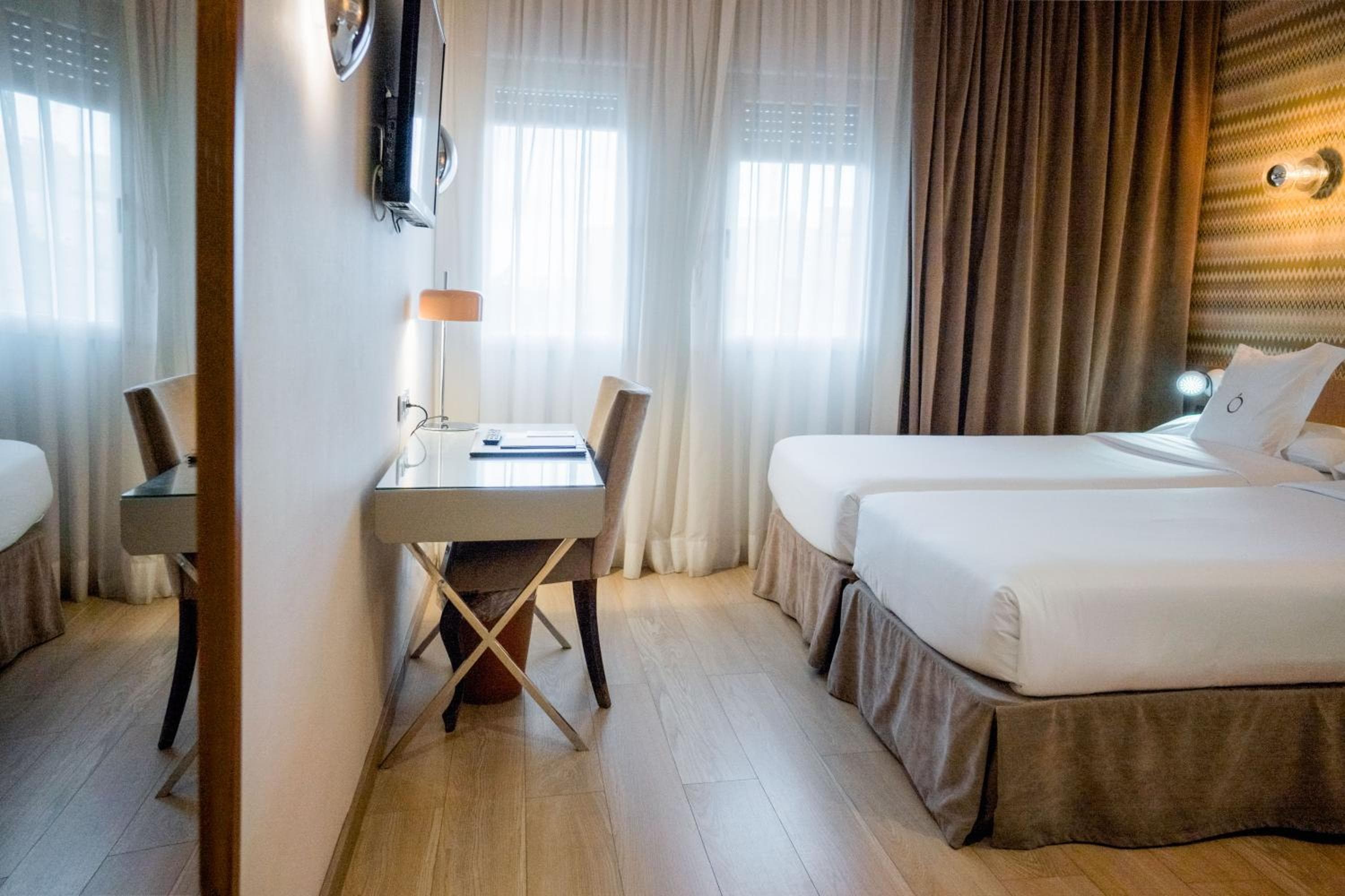 Hotel Opera — 6