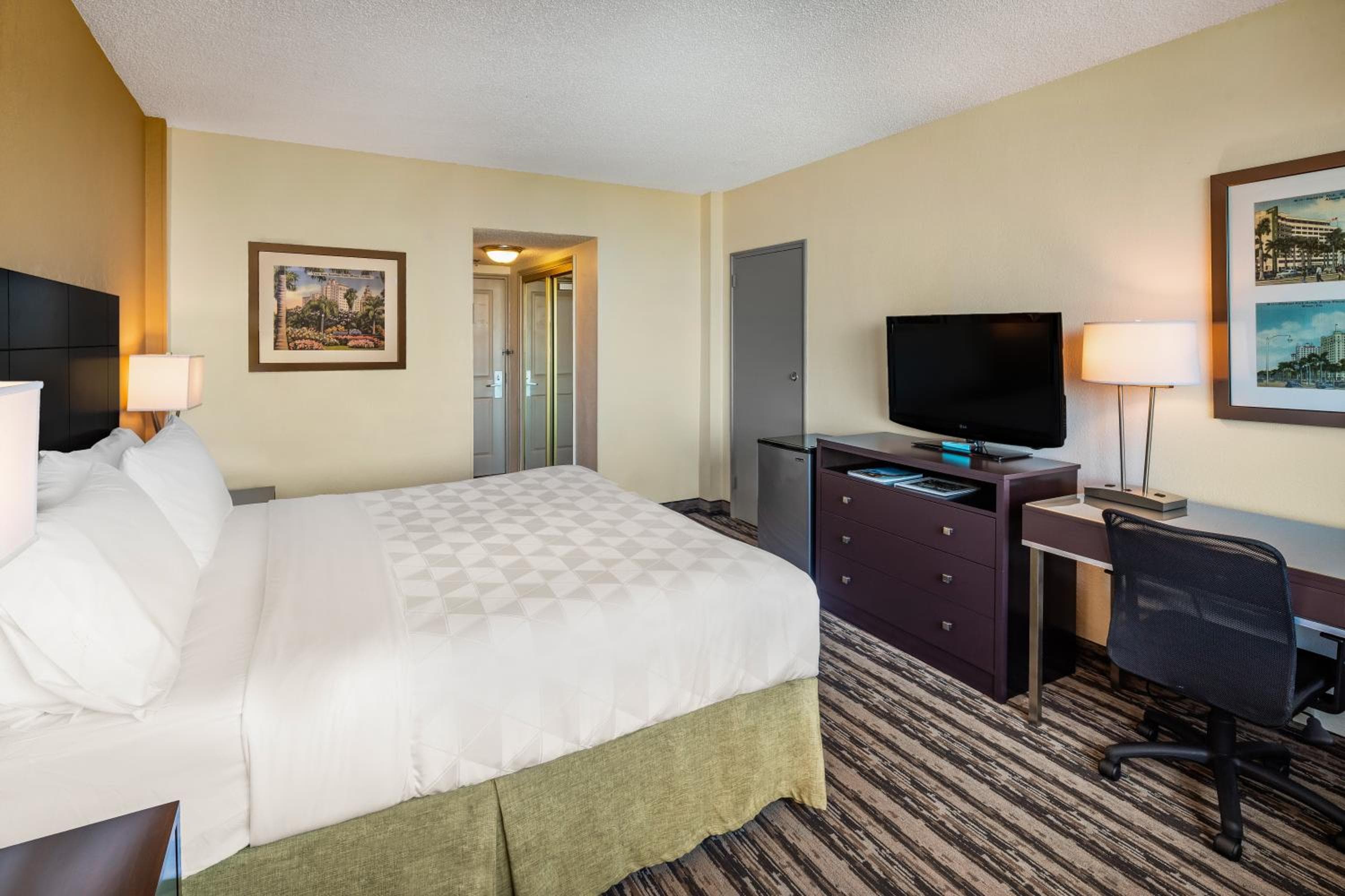 Holiday Inn Hotel Port of Miami-Downtown by IHG — 11