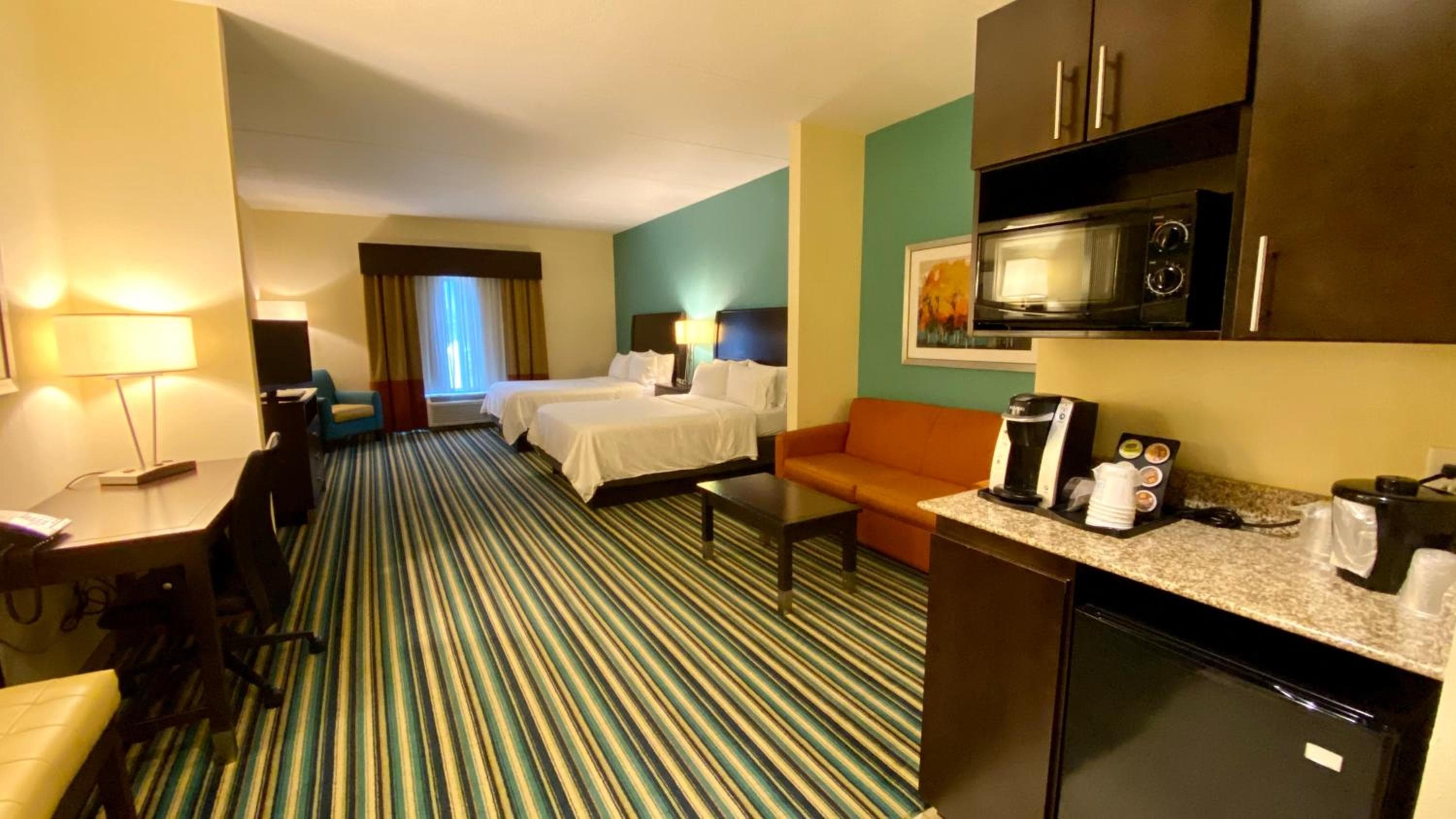 Holiday Inn Express Hotel & Suites Orlando East-UCF Area by IHG — 7
