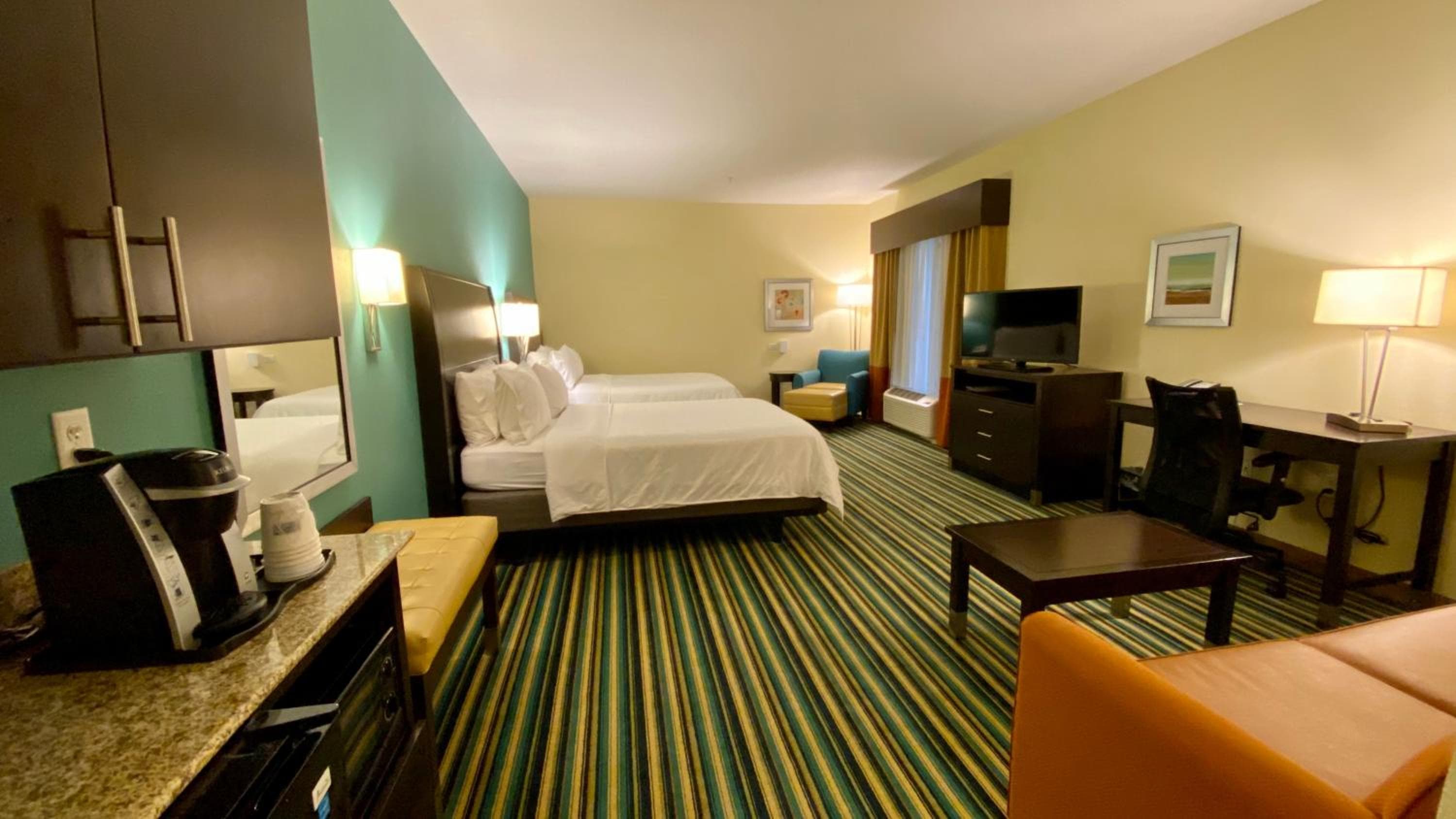 Holiday Inn Express Hotel & Suites Orlando East-UCF Area by IHG — 10