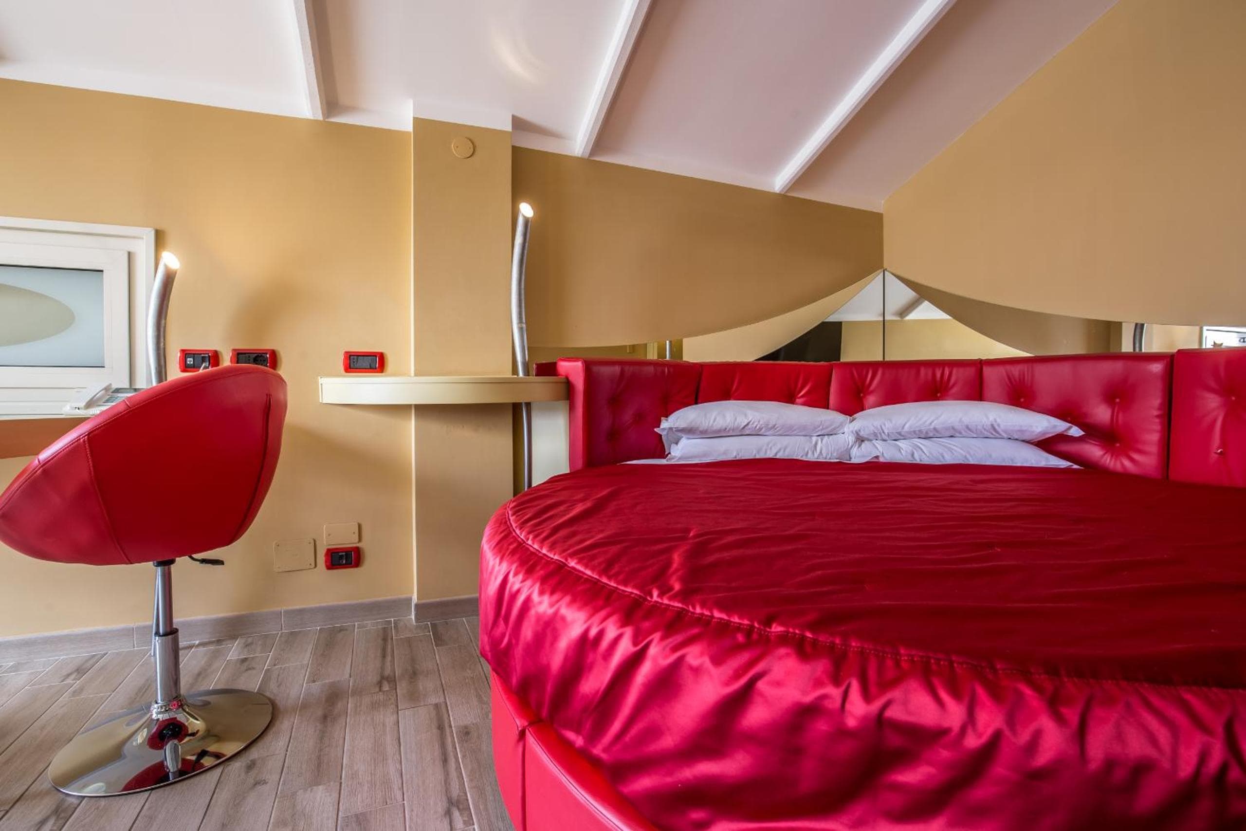 Hotel Fellini — 13