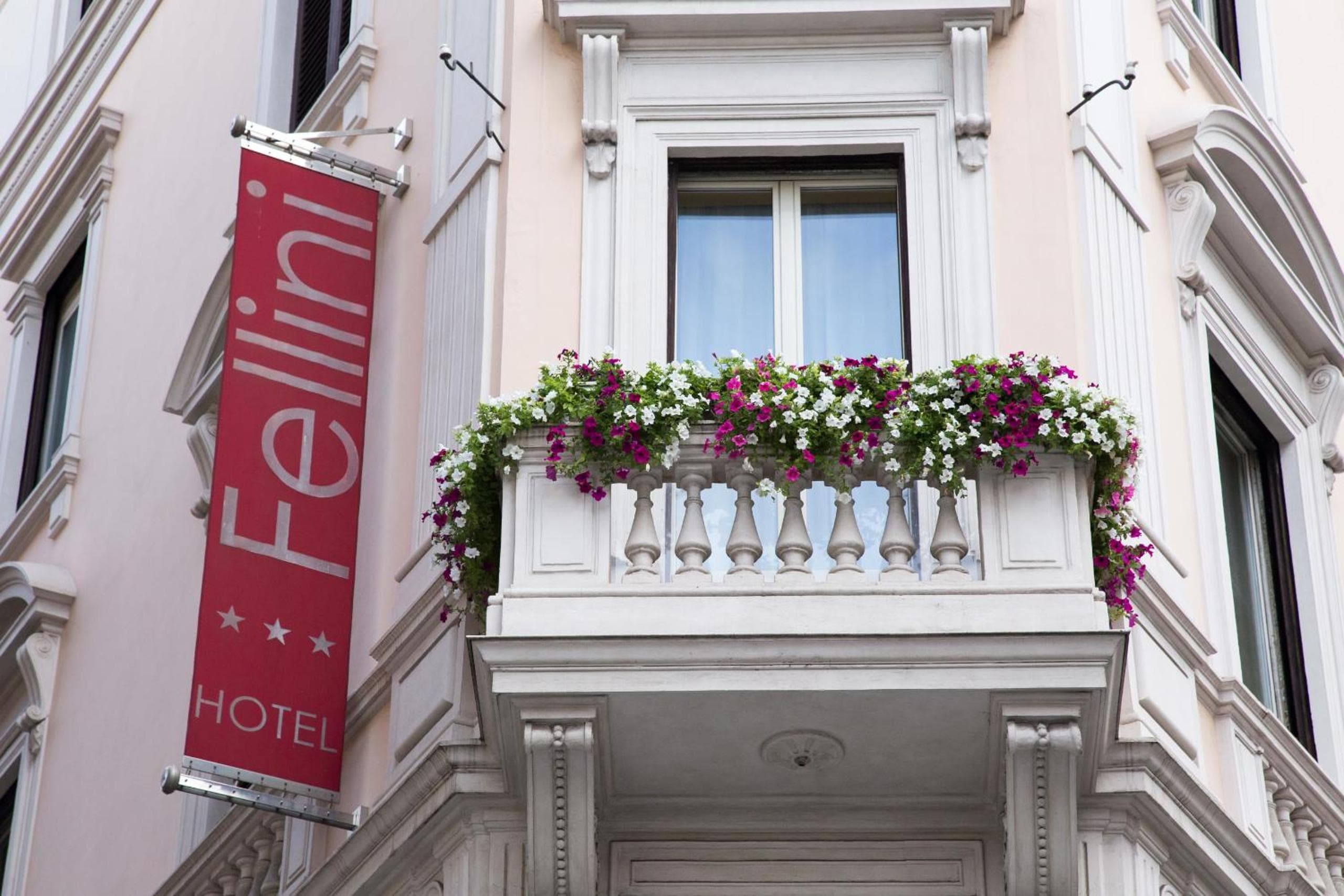 Hotel Fellini — 19