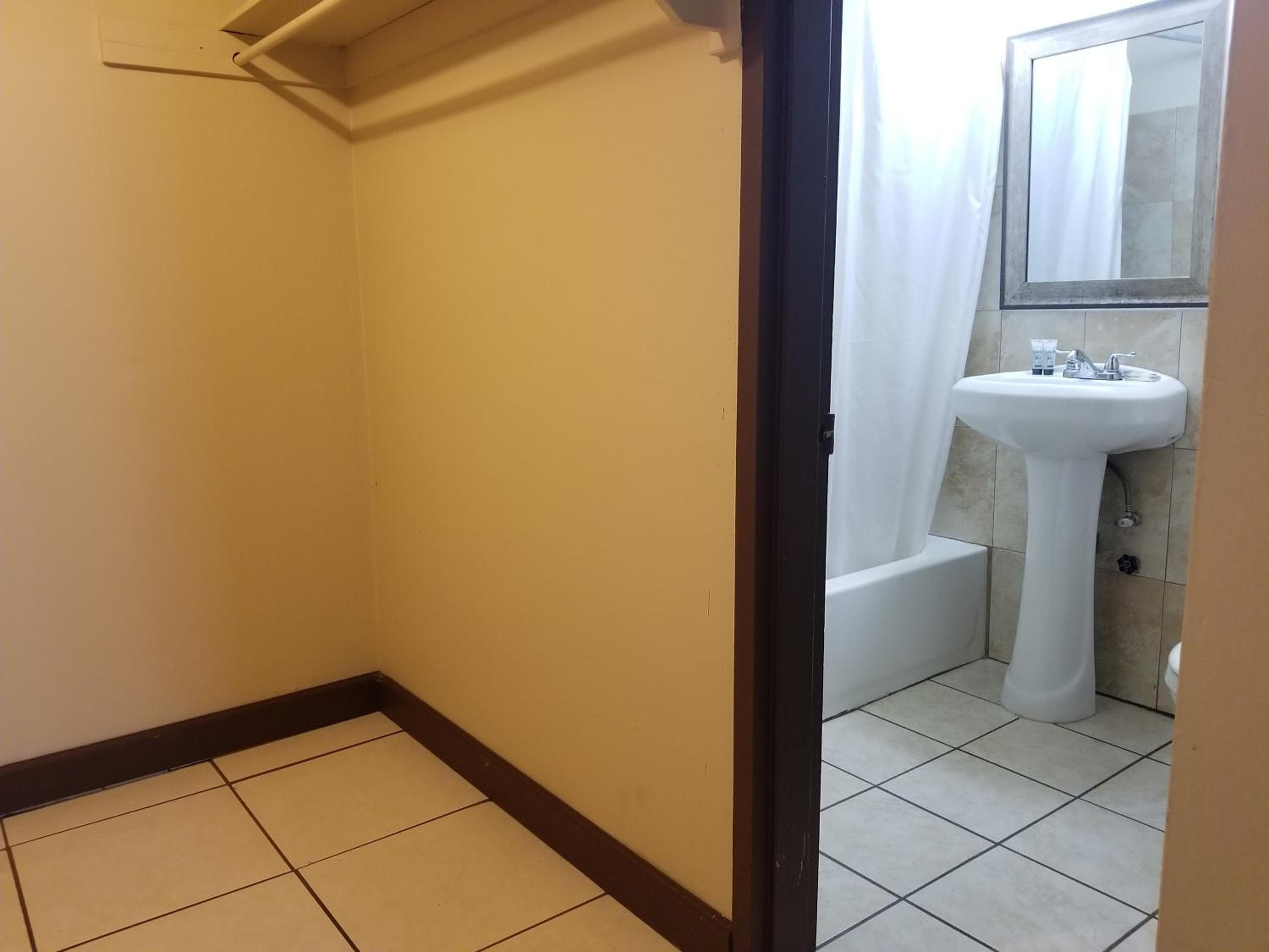 Parkway Inn — 21