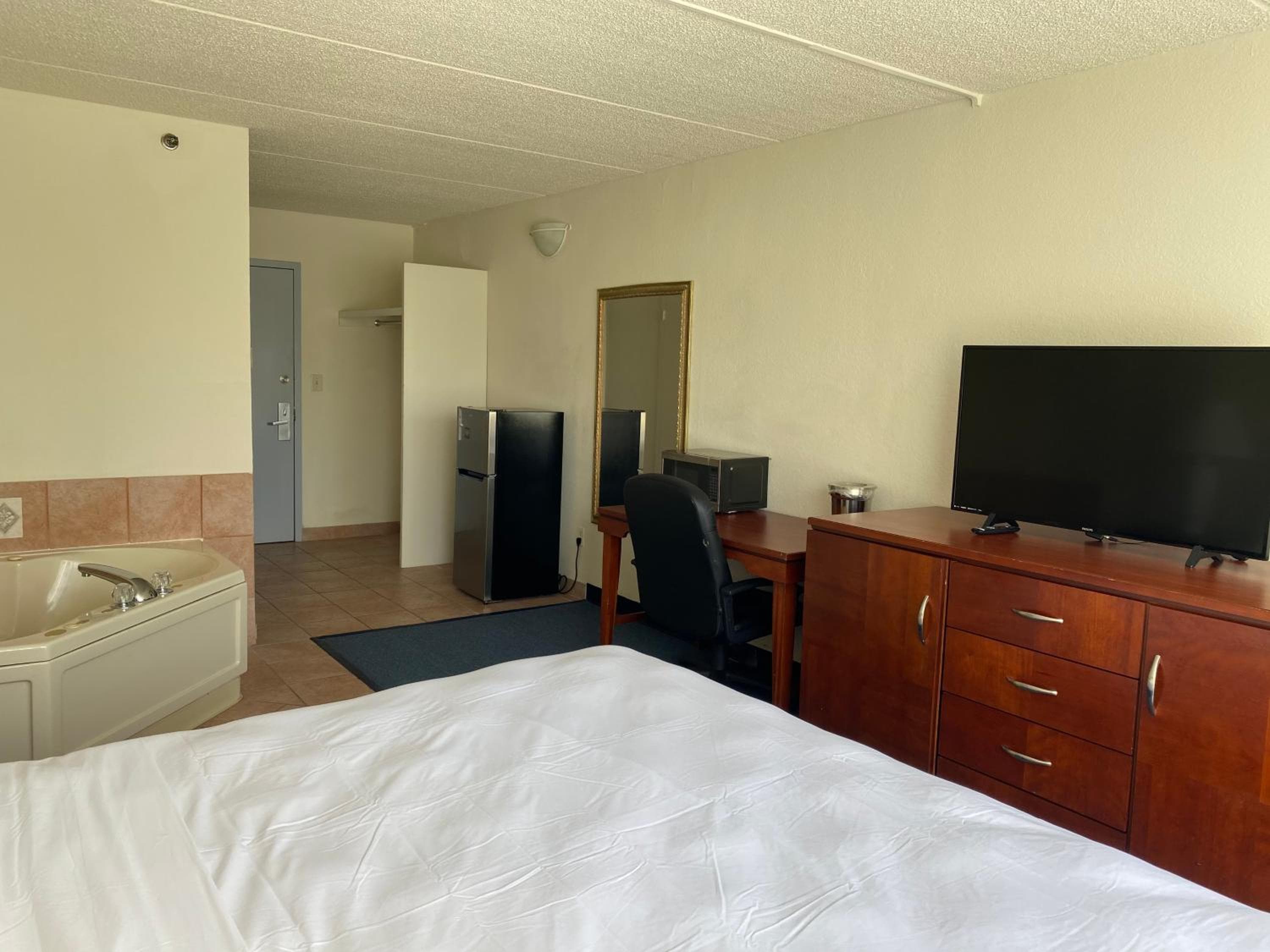 Miami Gardens Inn & Suites — 8
