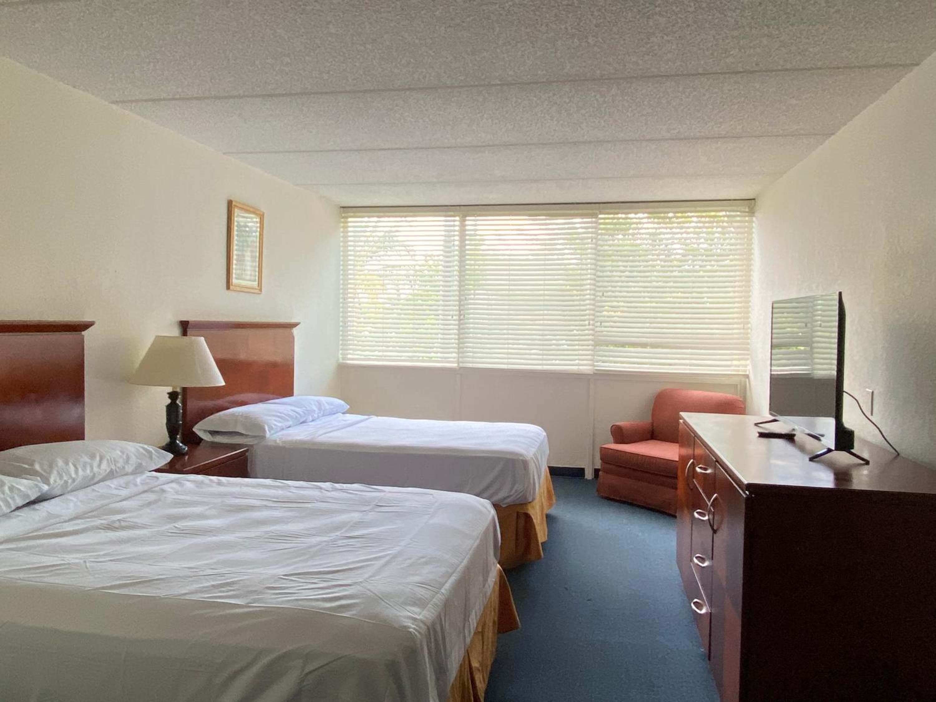 Miami Gardens Inn & Suites — 4
