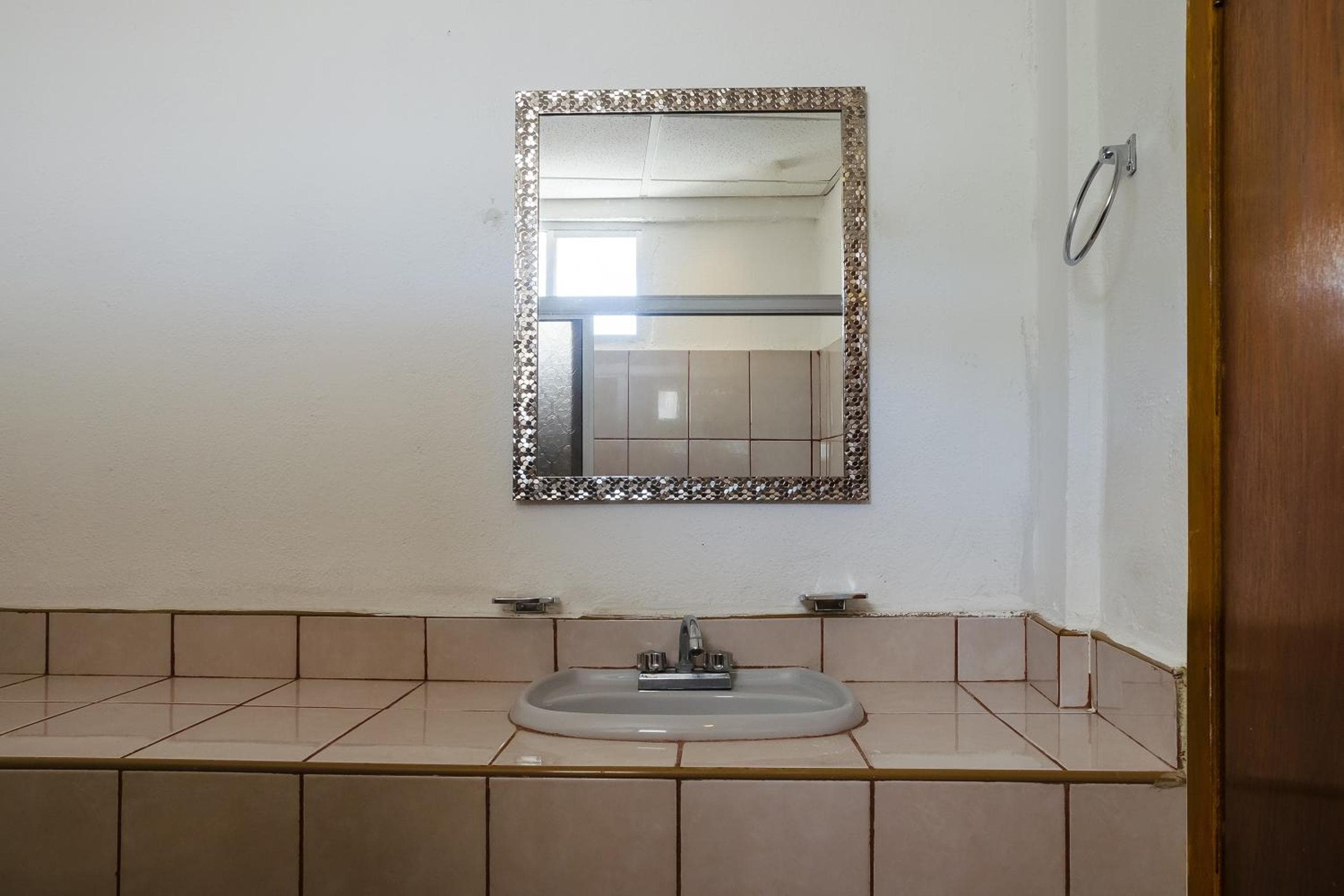 Capital O Hotel Dos Mares, Cabo San Lucas — 13