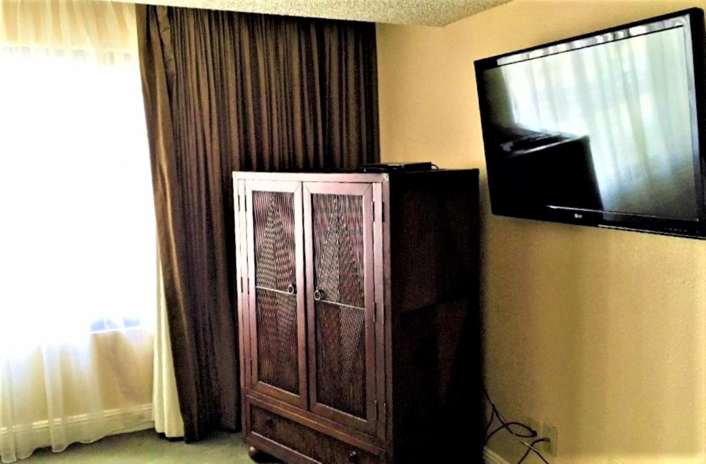 Jockey Resort Suites Center Strip — 11