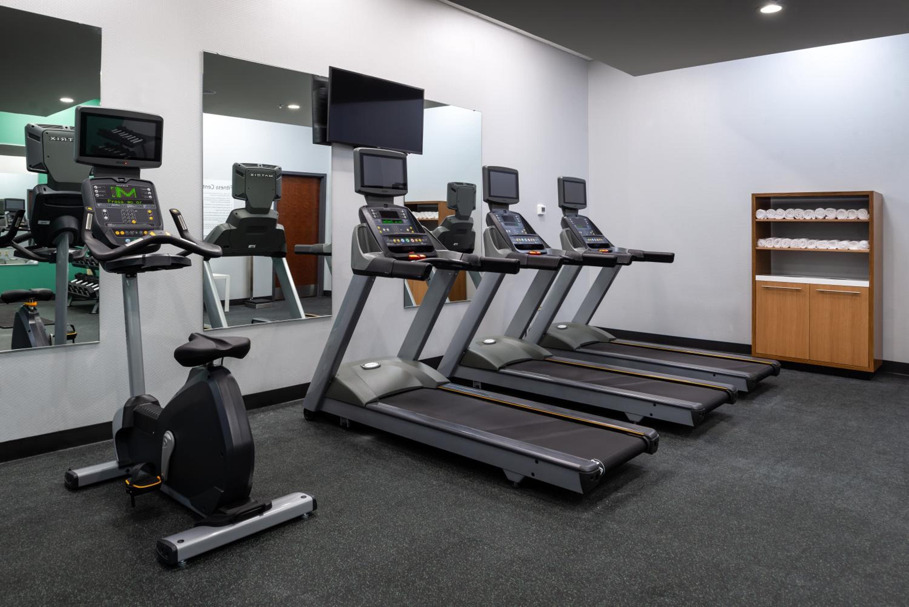 Holiday Inn & Suites Orlando-International Dr S, an IHG Hotel — 18