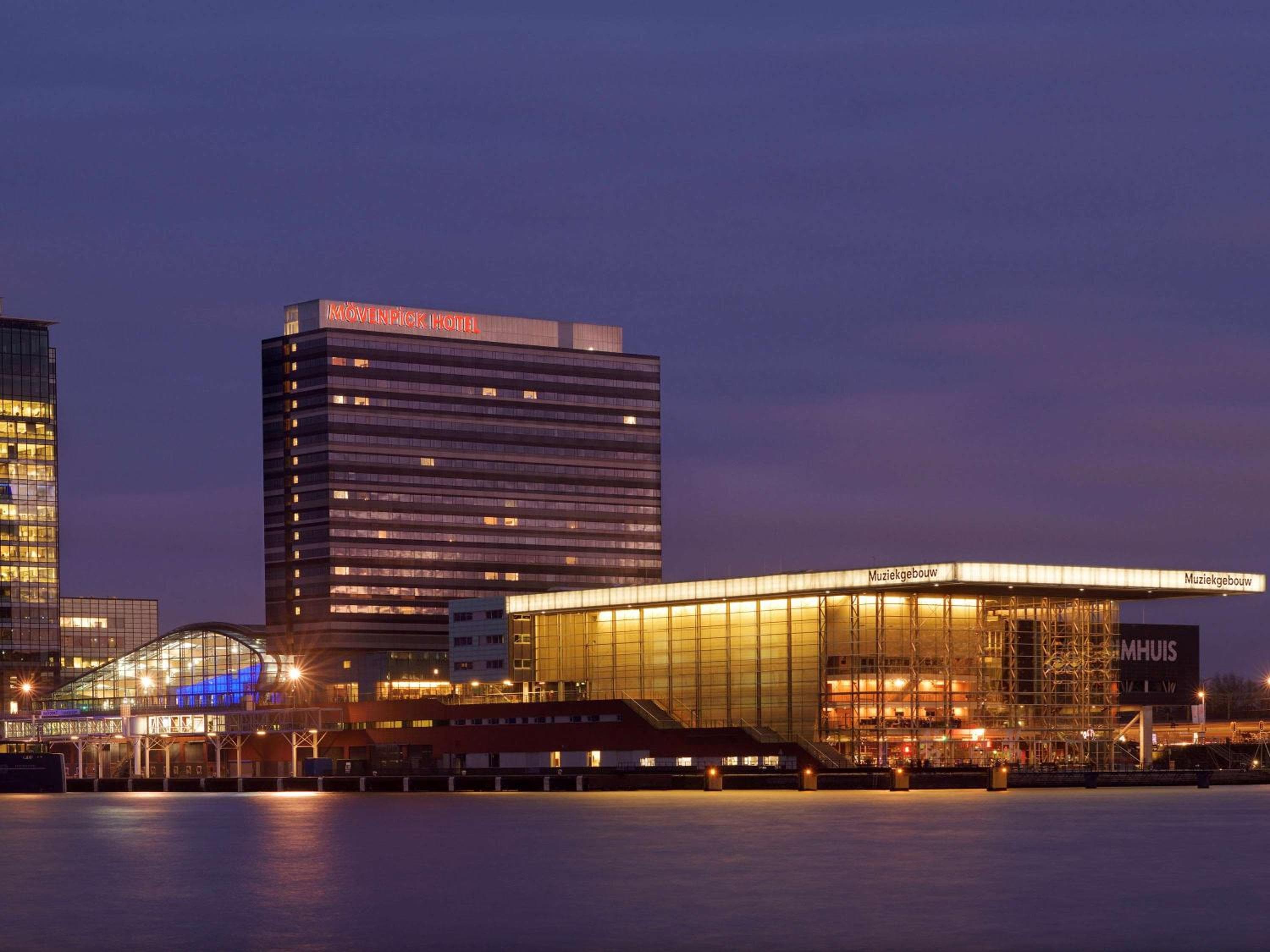 Mövenpick Hotel Amsterdam City Centre — 1