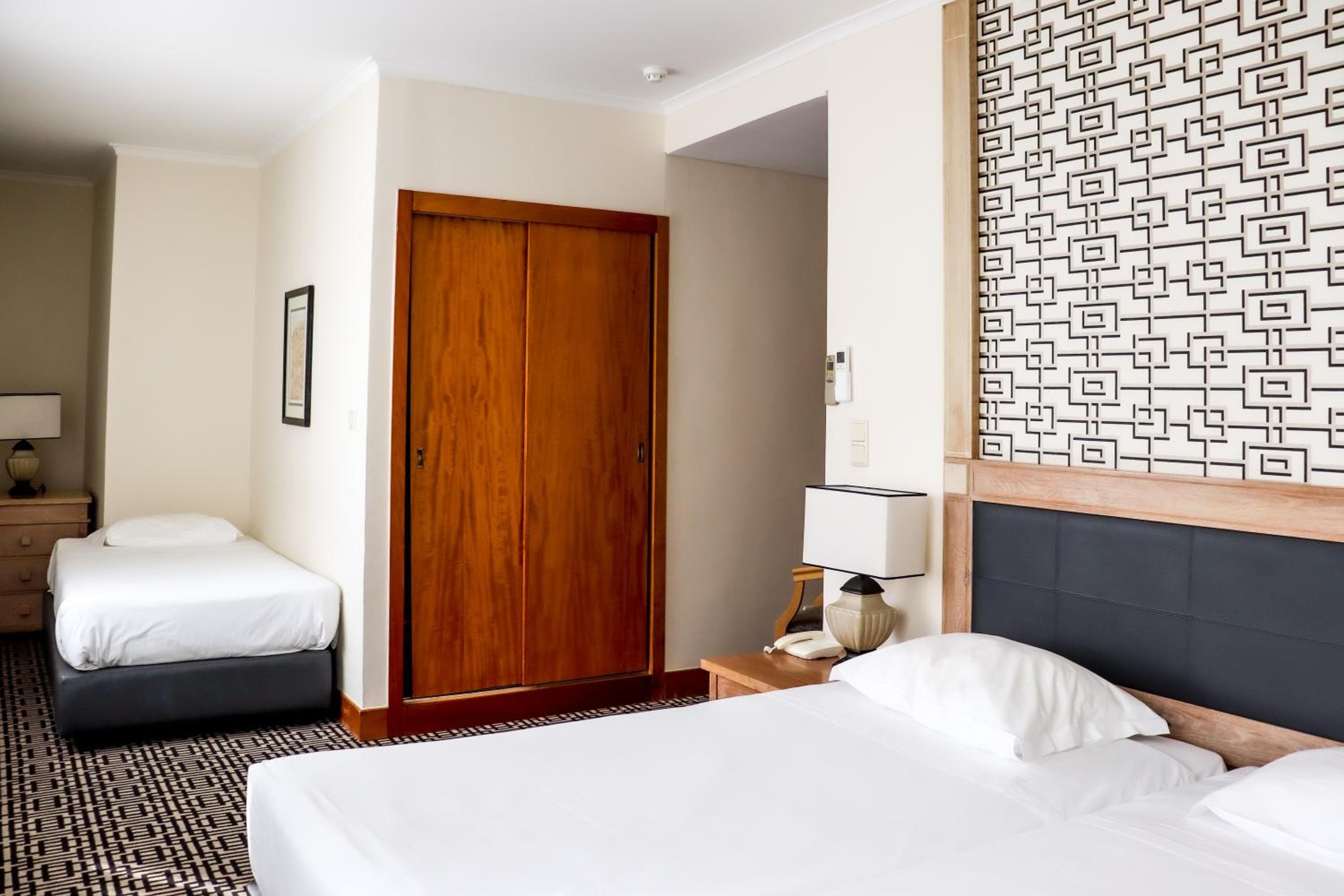 Hotel Mundial — 21
