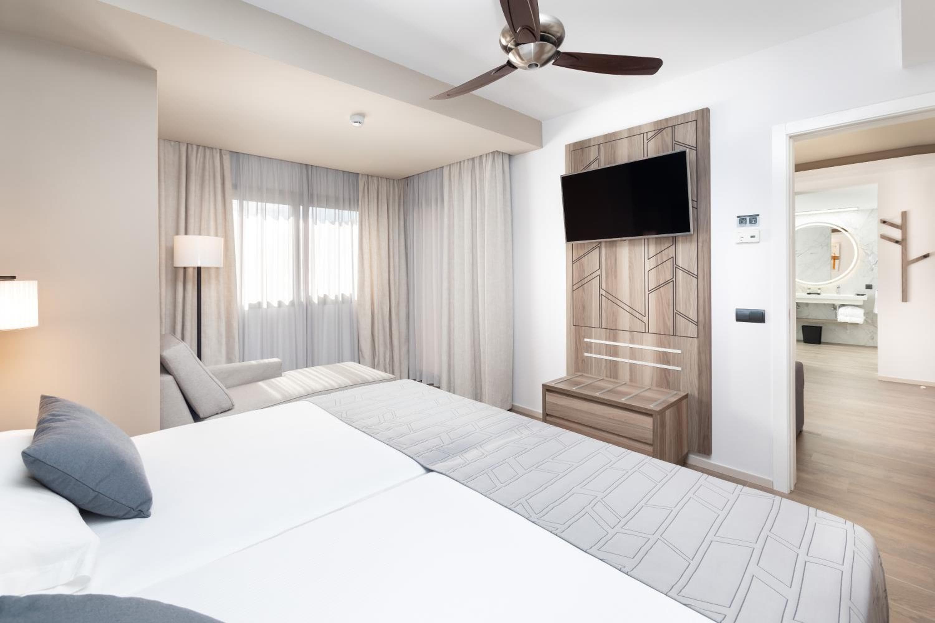 Hotel Riu Palace Oasis — 3