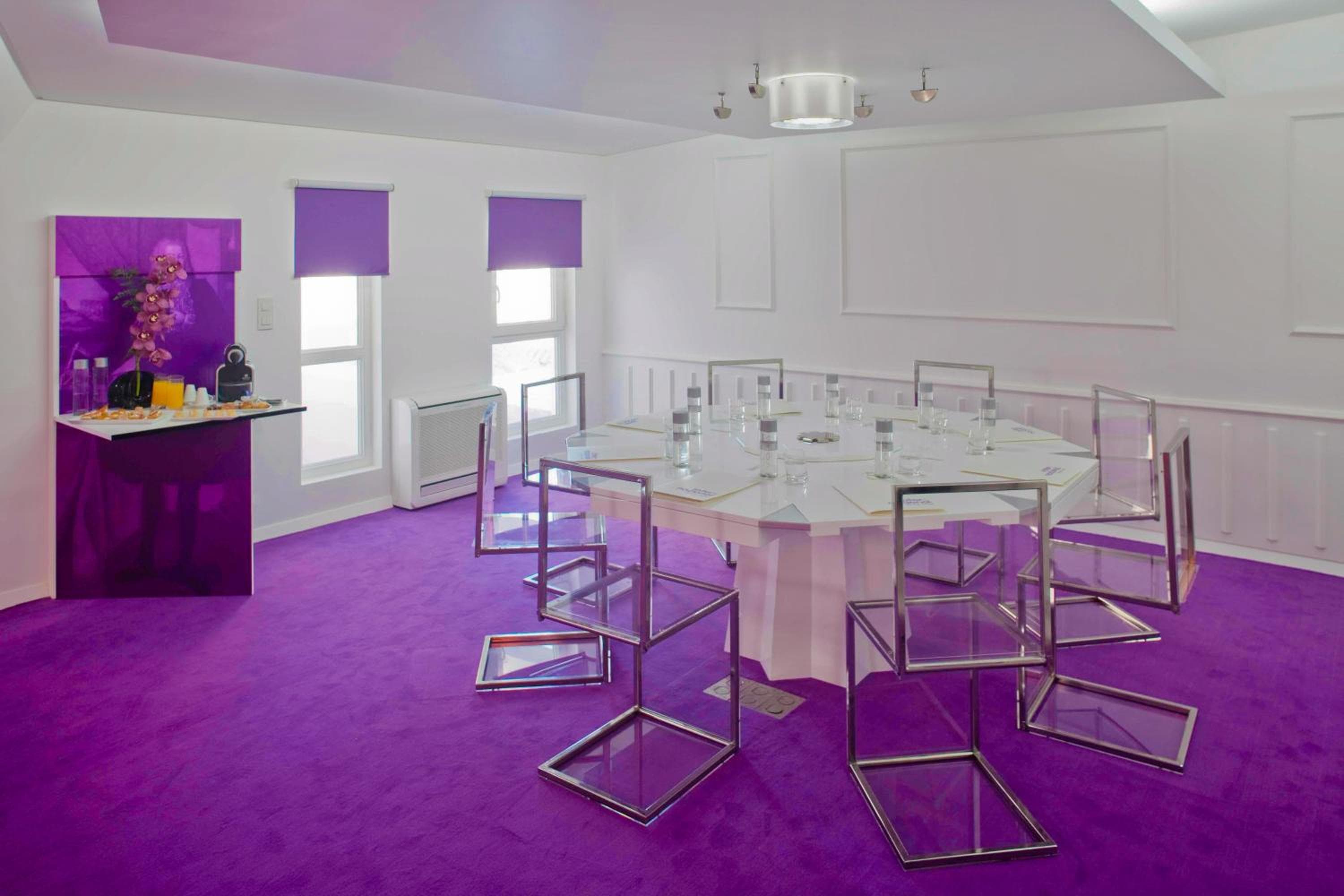 Internacional Design Hotel — 24