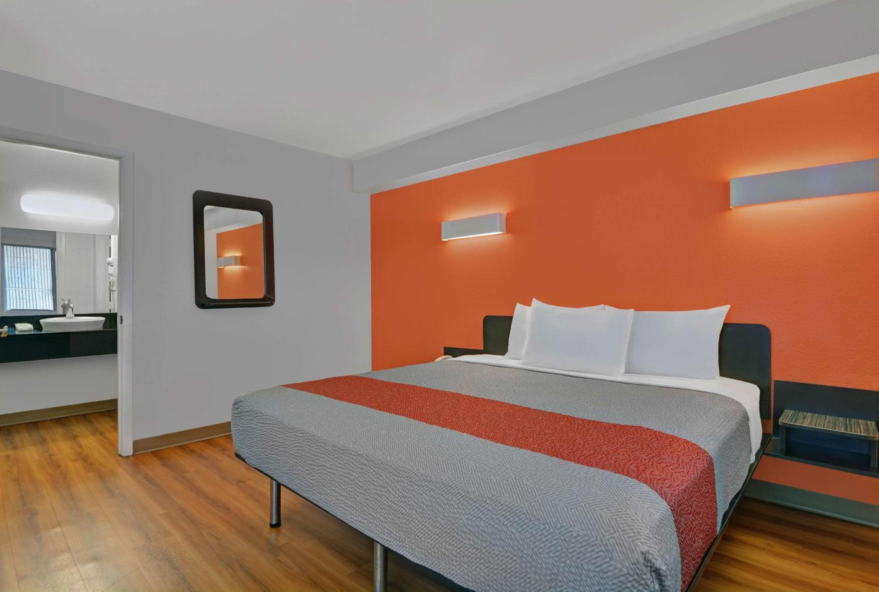 Motel 6-Cutler Bay, FL — 5