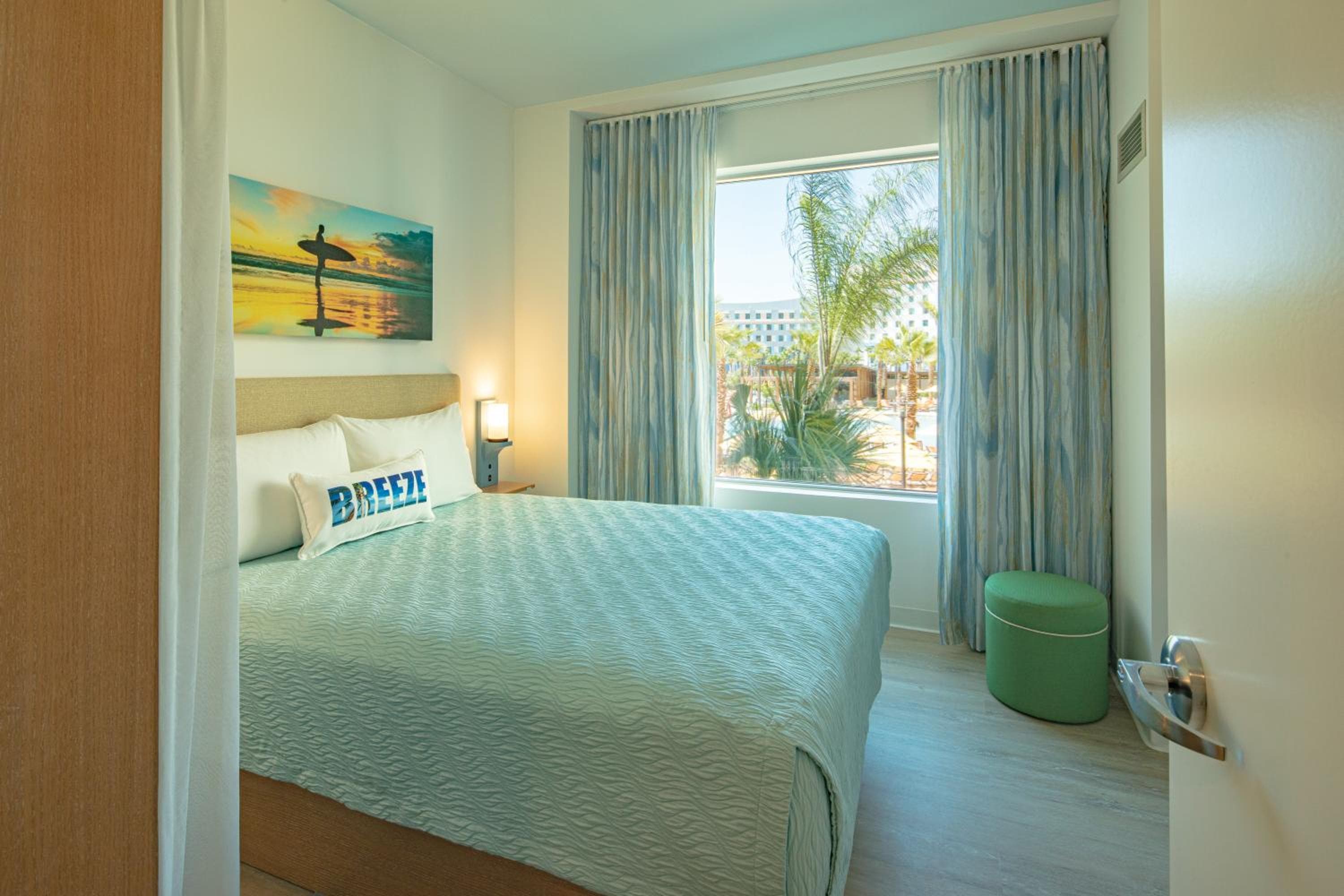 Universal's Endless Summer Resort - Dockside Inn and Suites — 20