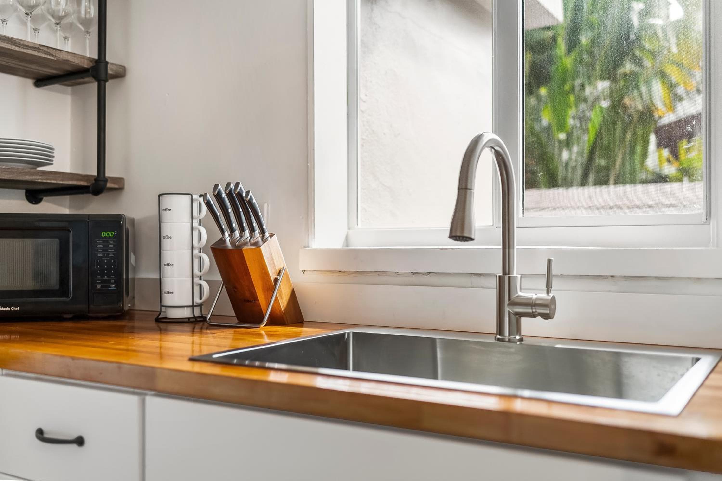 Alani Bay Premium Condos — 9