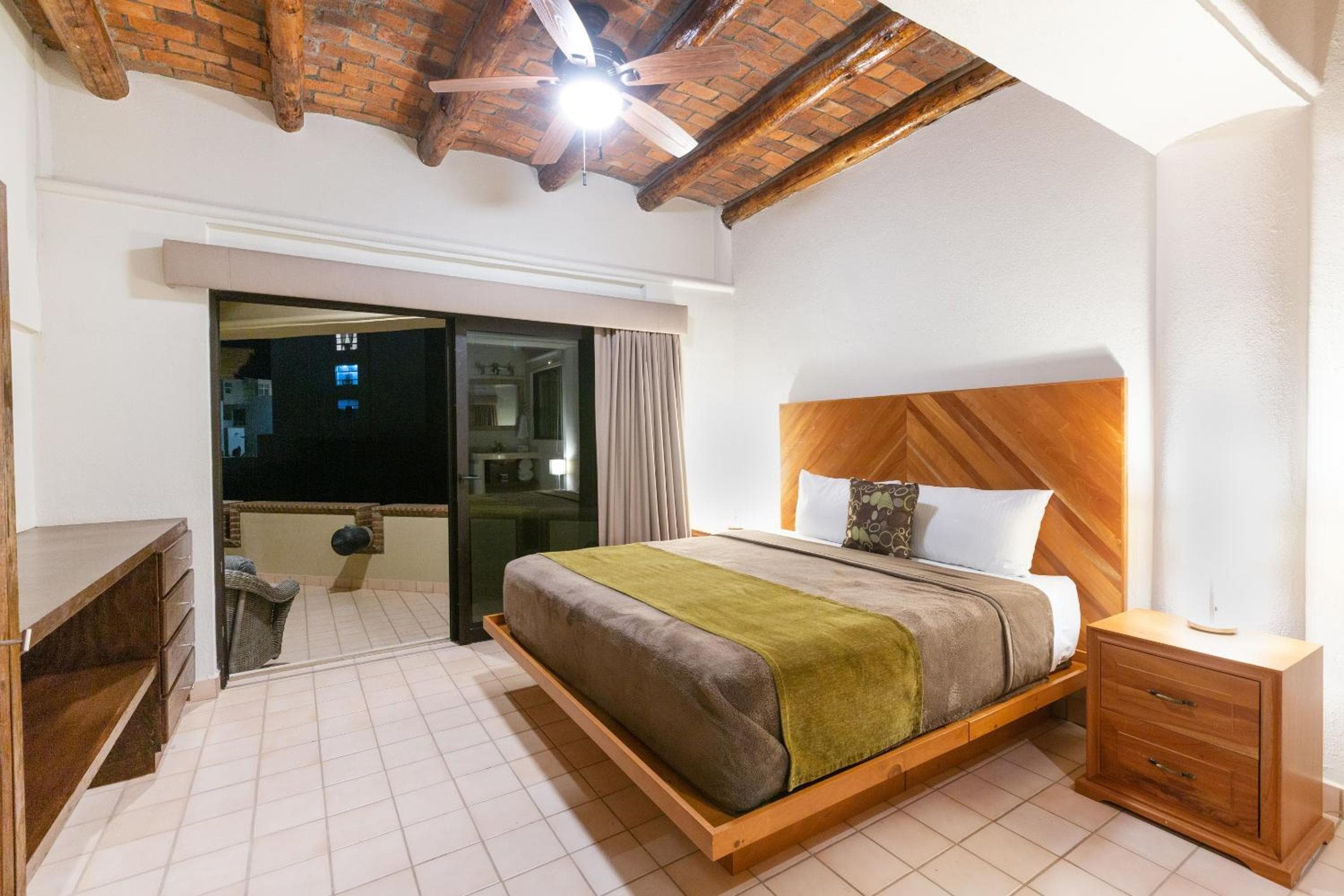 Castillo Blarney Inn — 17