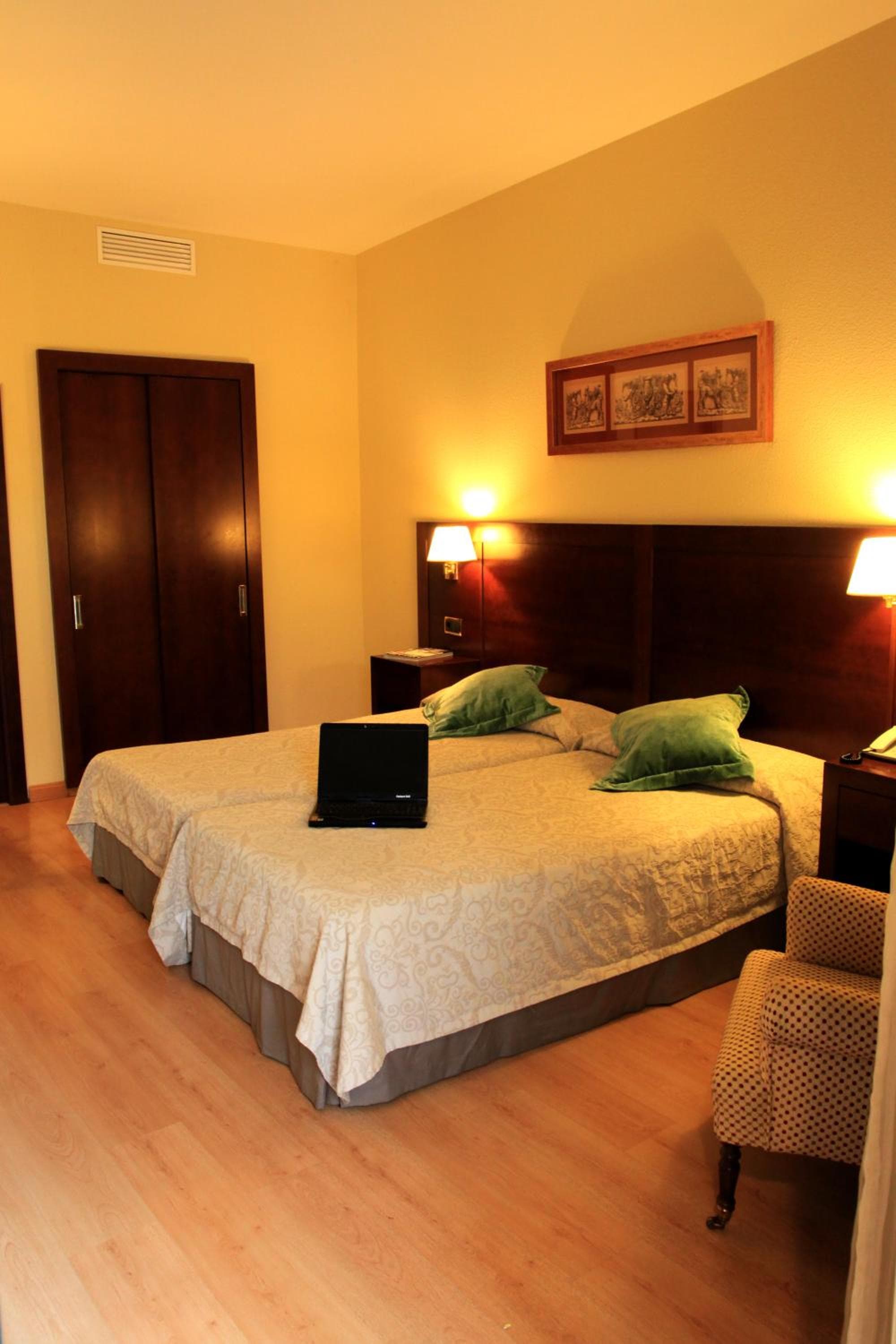 Hotel Cervantes — 13