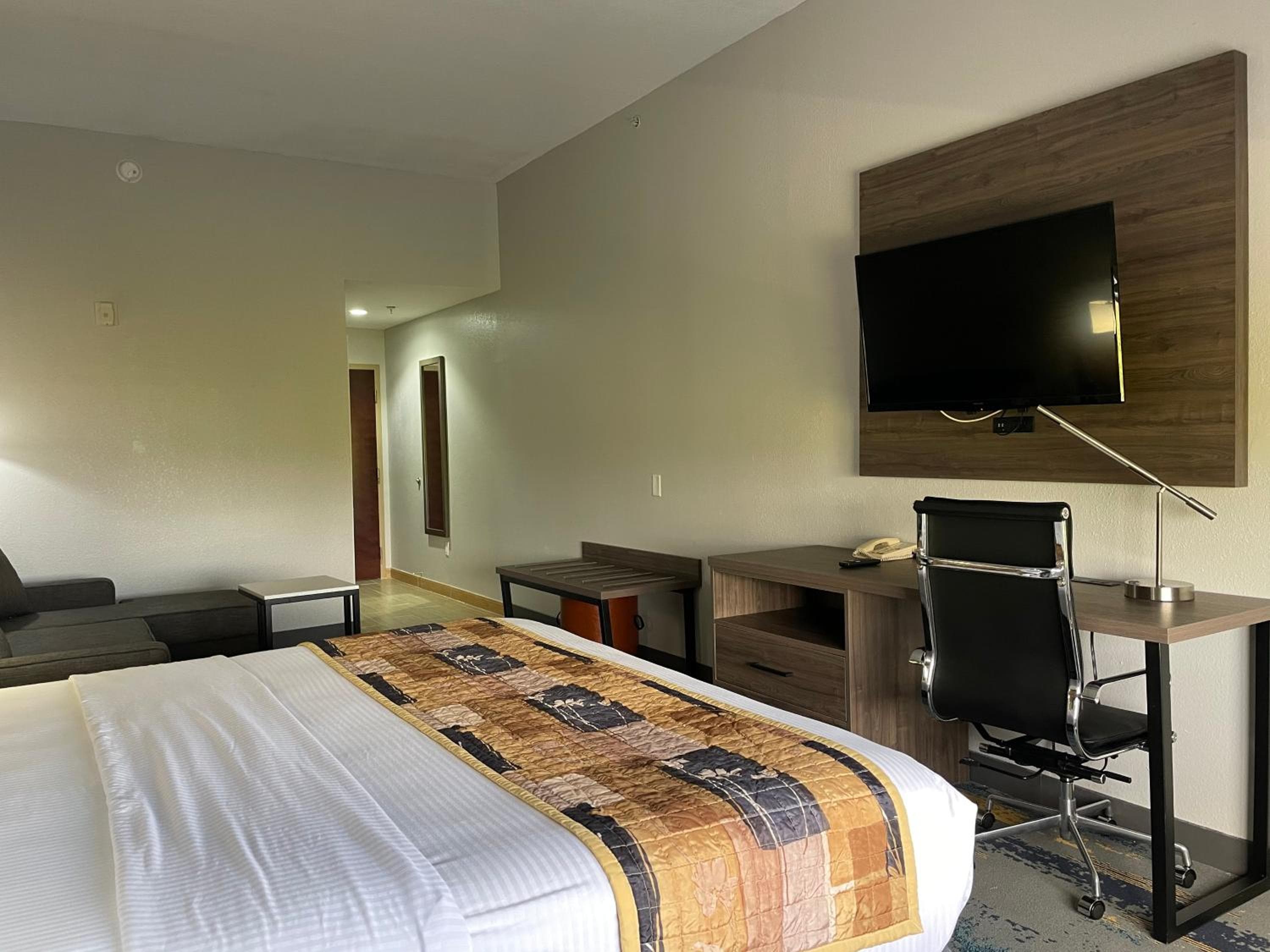 La Quinta by Wyndham Tampa Central — 27